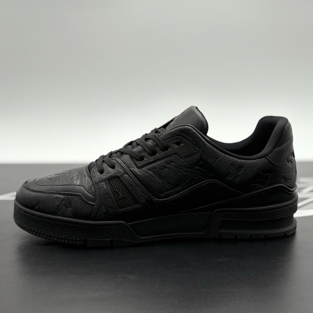 Size 6 LV (US 7-7.5) Louis Vuitton Trainer ' Black ' | GOOD CONDITION!