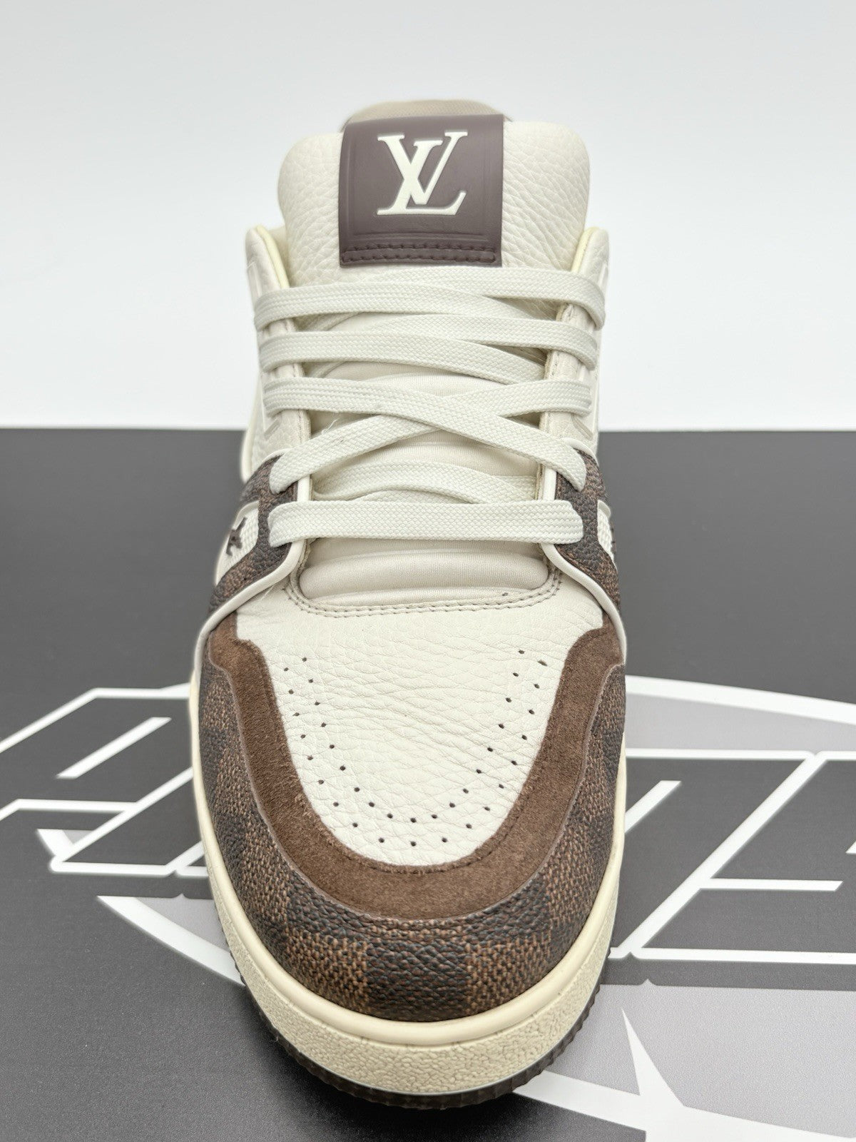Size 8 LV (9-9.5 US) - Louis Vuitton Trainer ' White Mocha ' | GOOD CONDITION!