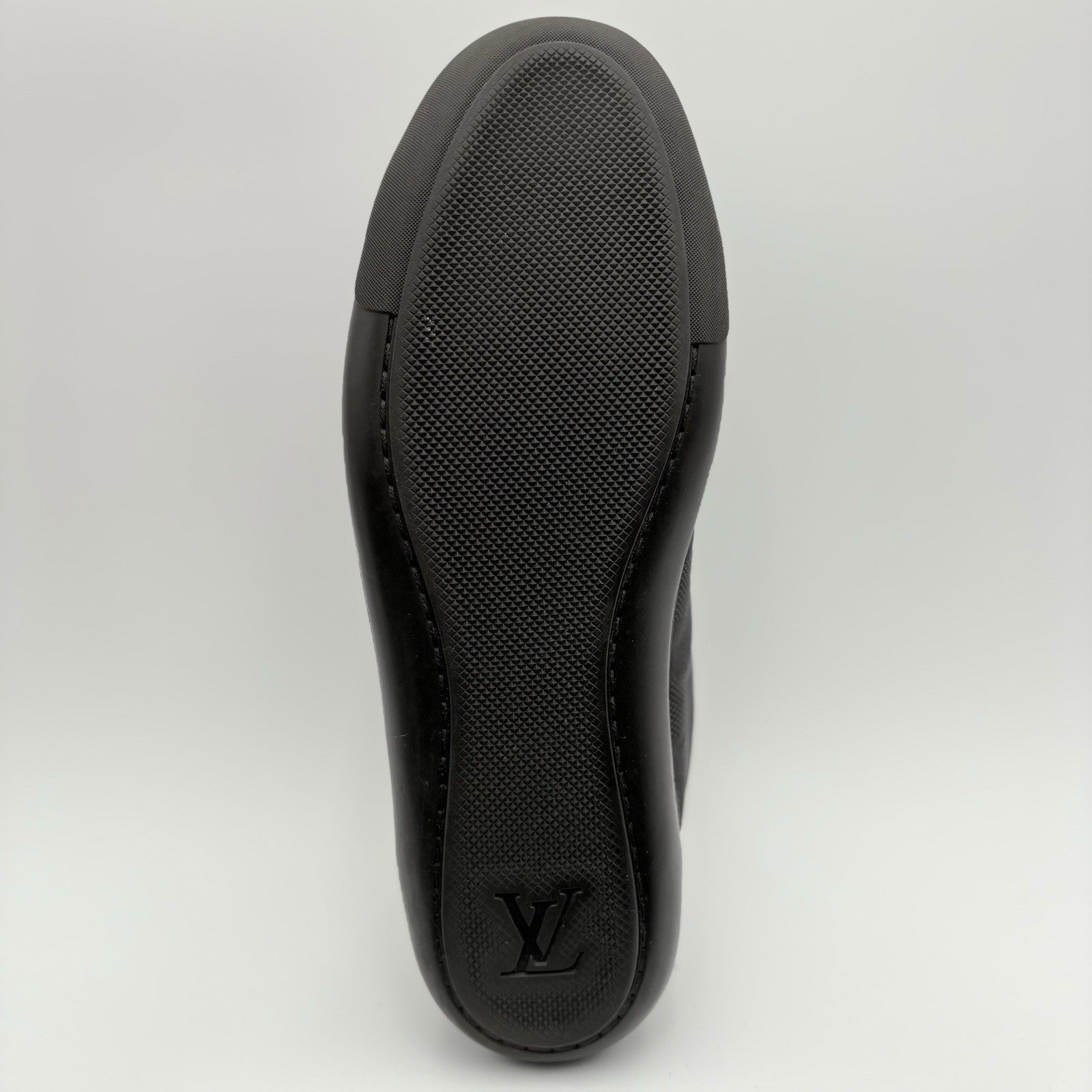 Size 7 LV (8-8.5 US) - Louis Vuitton Damier Low Top ' Black ' | GOOD CONDITION!