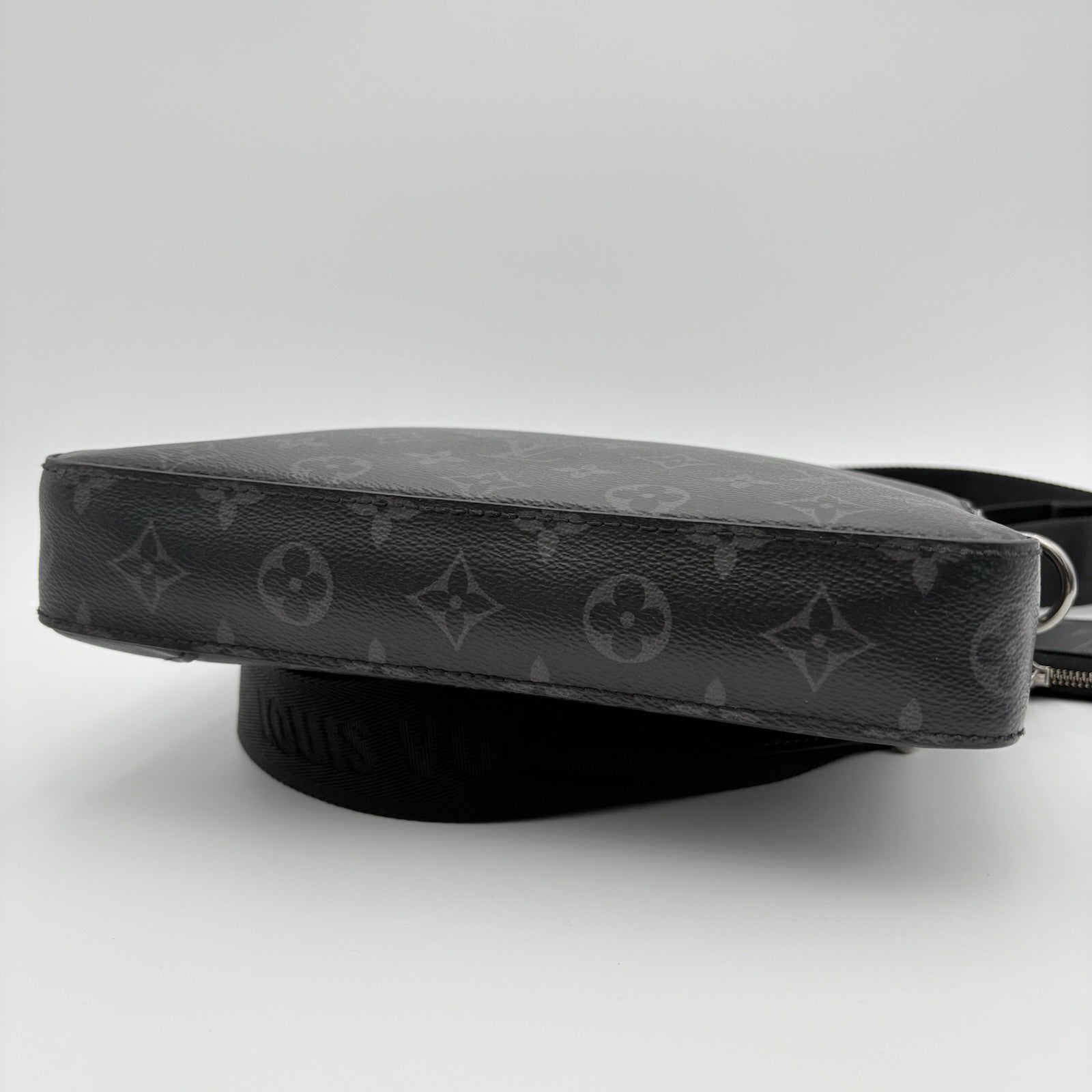 Louis Vuitton Trio Messenger Bag ' Monogram Eclipse Reverse Gray ' | GOOD COND!