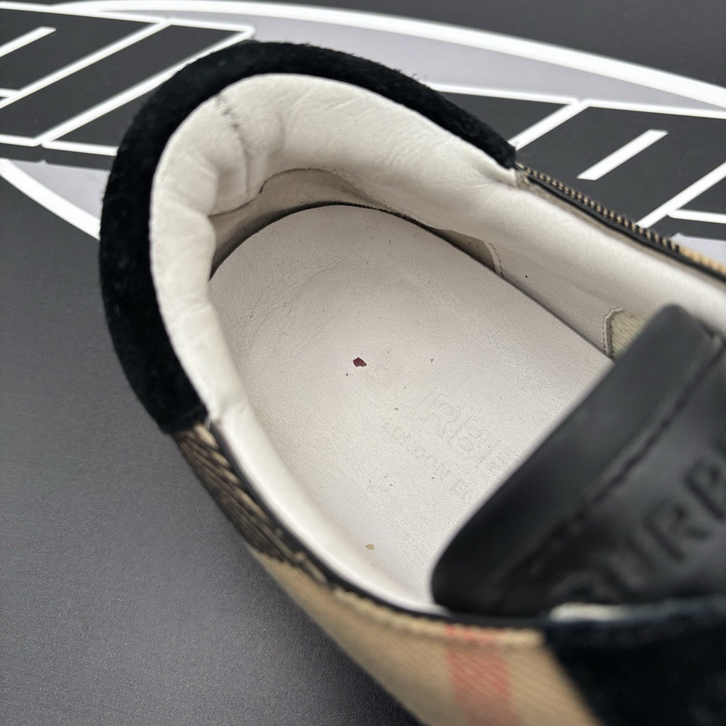 Size 42 (9 US) Burberry House Check ' Black Archive Beige White ' | GREAT COND!