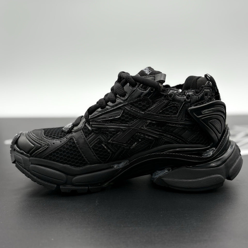 Size 35 - Balenciaga Runner Sneaker ' Triple Black ' | BRAND NEW!