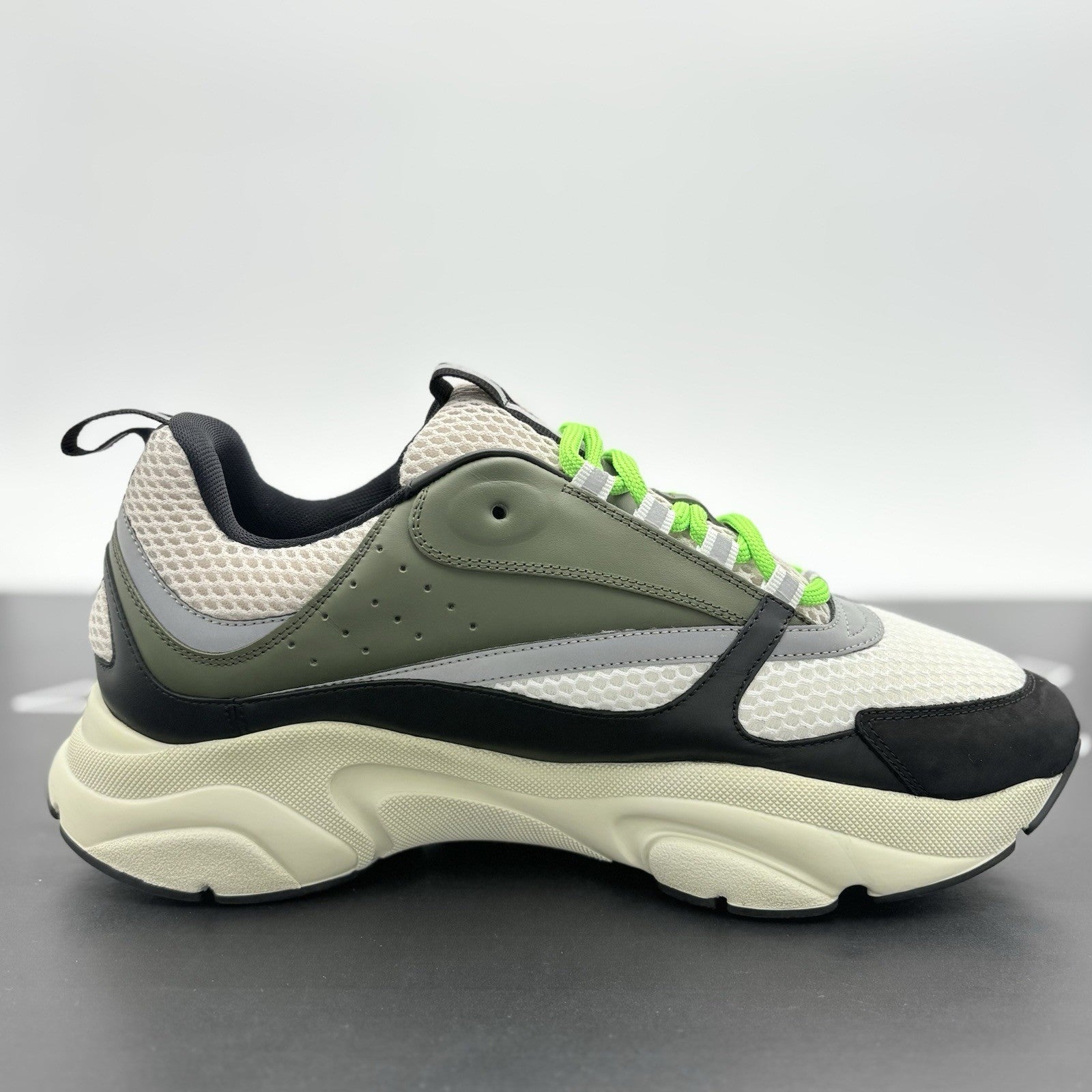 Size 44 (11 US) - Dior B22 Sneaker ' Khaki Pistachio ' | EXCELLENT CONDITION!