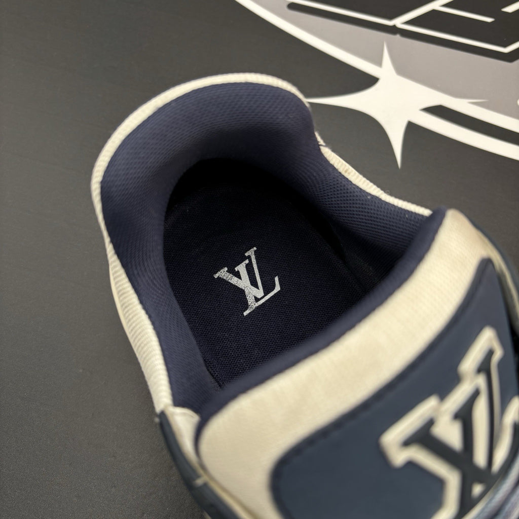 Size 6 LV (7-7.5 US ) Louis Vuitton Trainer ' White, Navy ' | GREAT CONDITION!