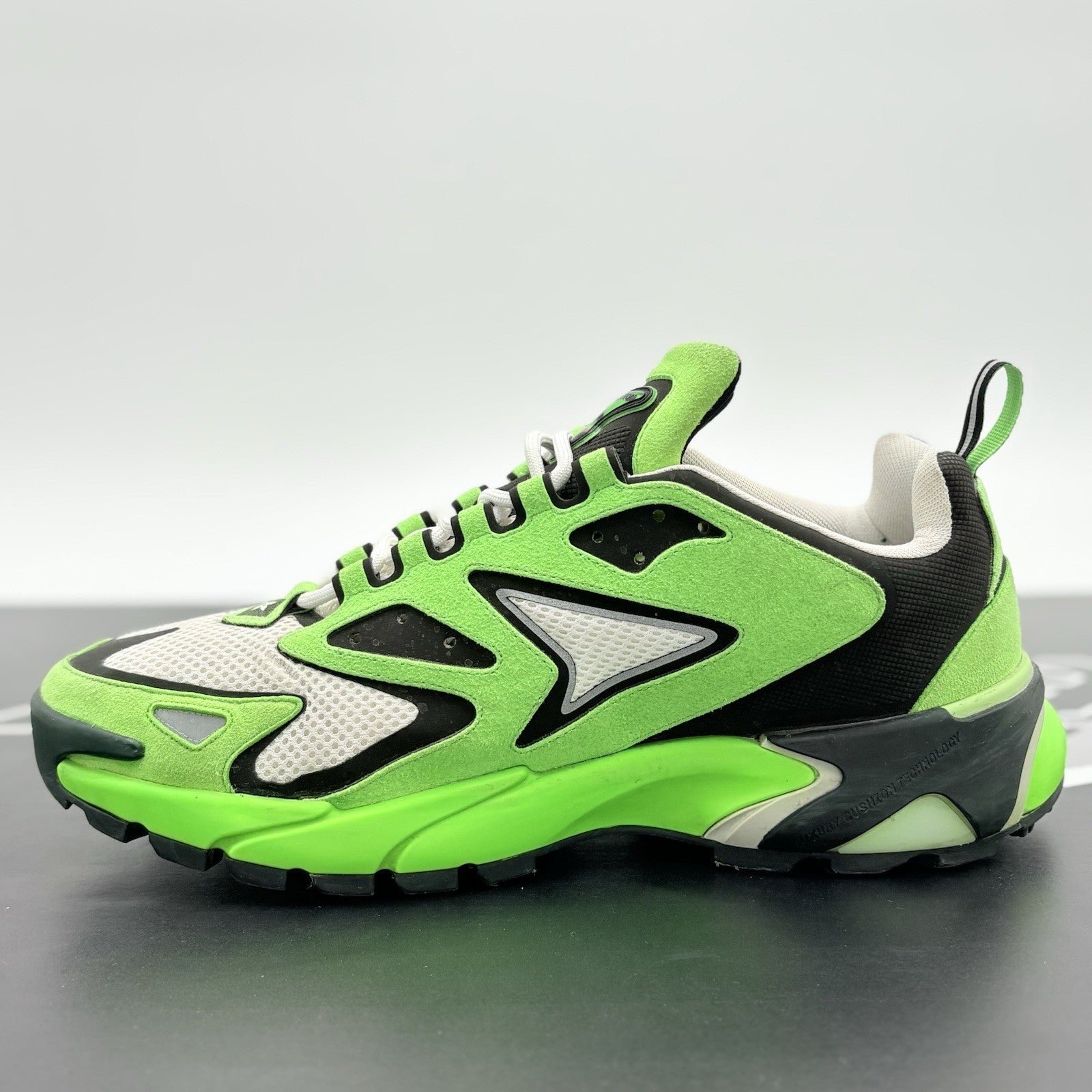 Size 7 LV (8-8.5 US) Louis Vuitton Tactic Runner ' Green ' | GREAT CONDITION!