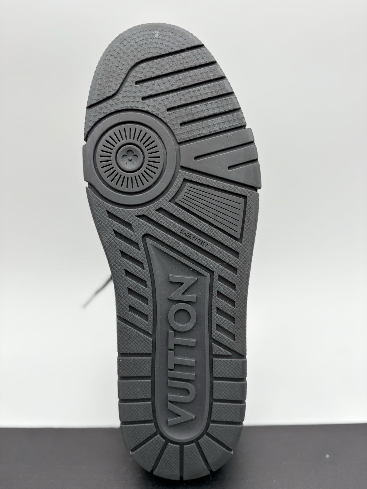 Size 7 LV (8-8.5 US) Louis Vuitton Trainer ' Dark Grey ' | SUPER CLEAN!