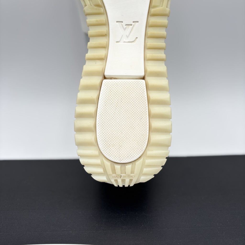Size 12 LV (13-13.5 US) Louis Vuitton Run Away Sneaker ' White ' | GOOD!