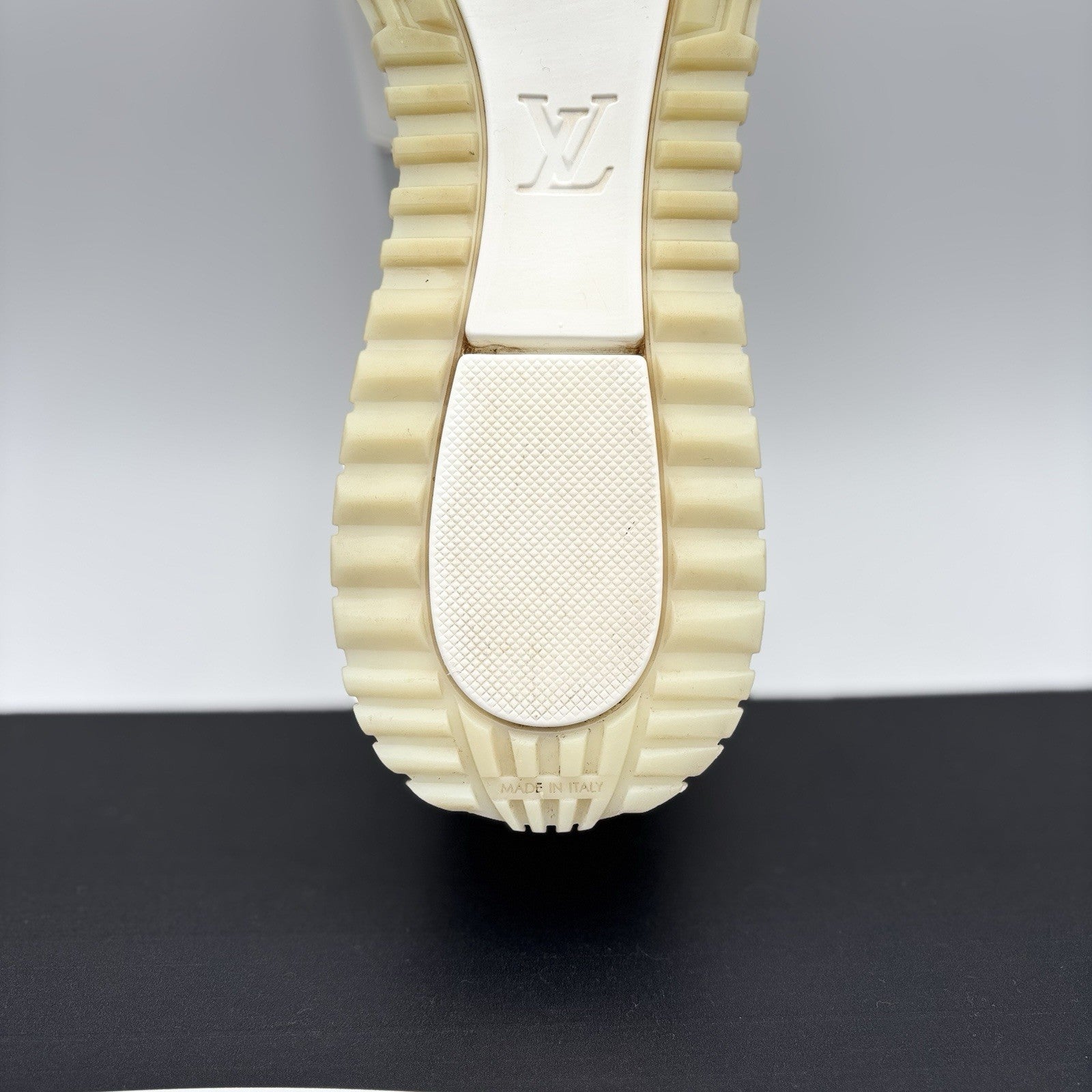Size 12 LV (13-13.5 US) Louis Vuitton Run Away Sneaker ' White ' | GOOD!