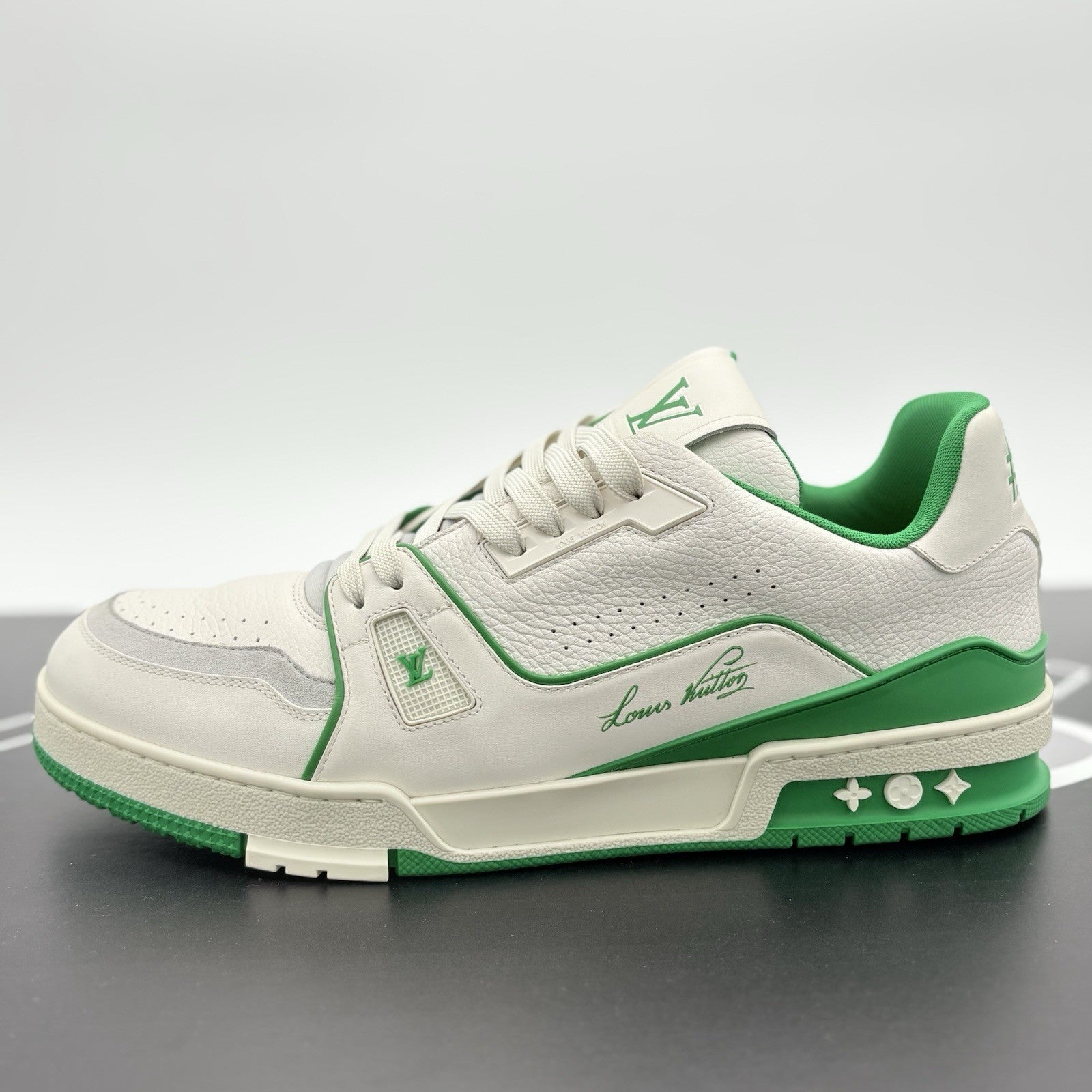 Size 11 LV (12-12.5 US) Louis Vuitton Trainer ' White Green ' | GREAT CONDITION!