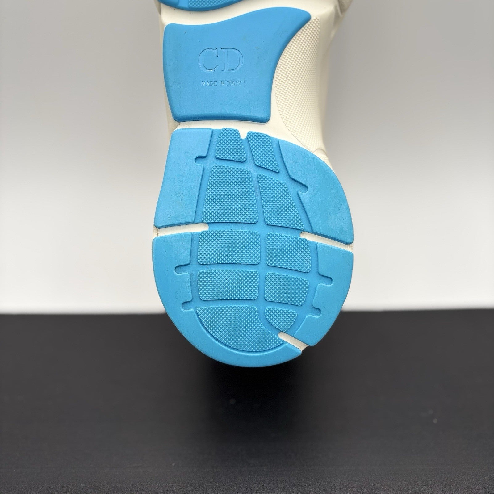 Size 43 (10 US) - Dior B22 Sneaker ' Cream, Light Blue ' | SUPER CLEAN!