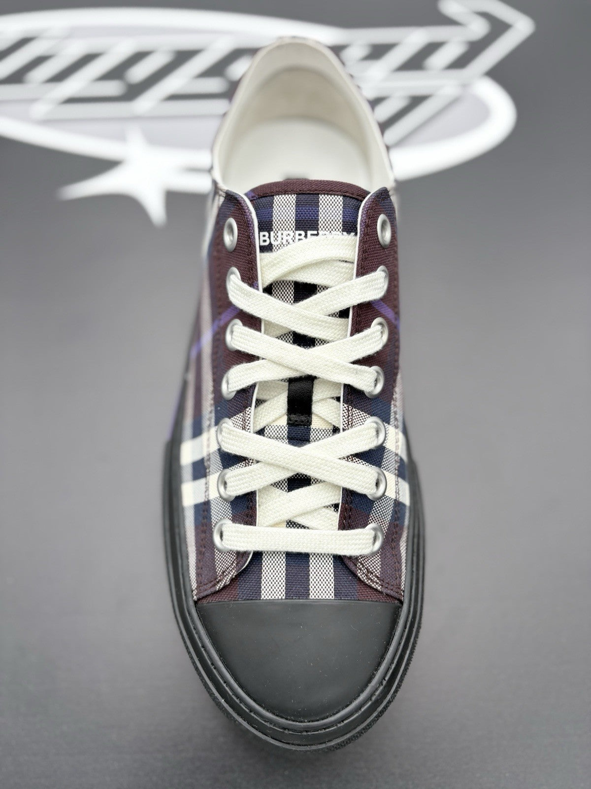 Size 43 (10 US) - Burberry Low Sneaker ' ' | SUPER CLEAN!
