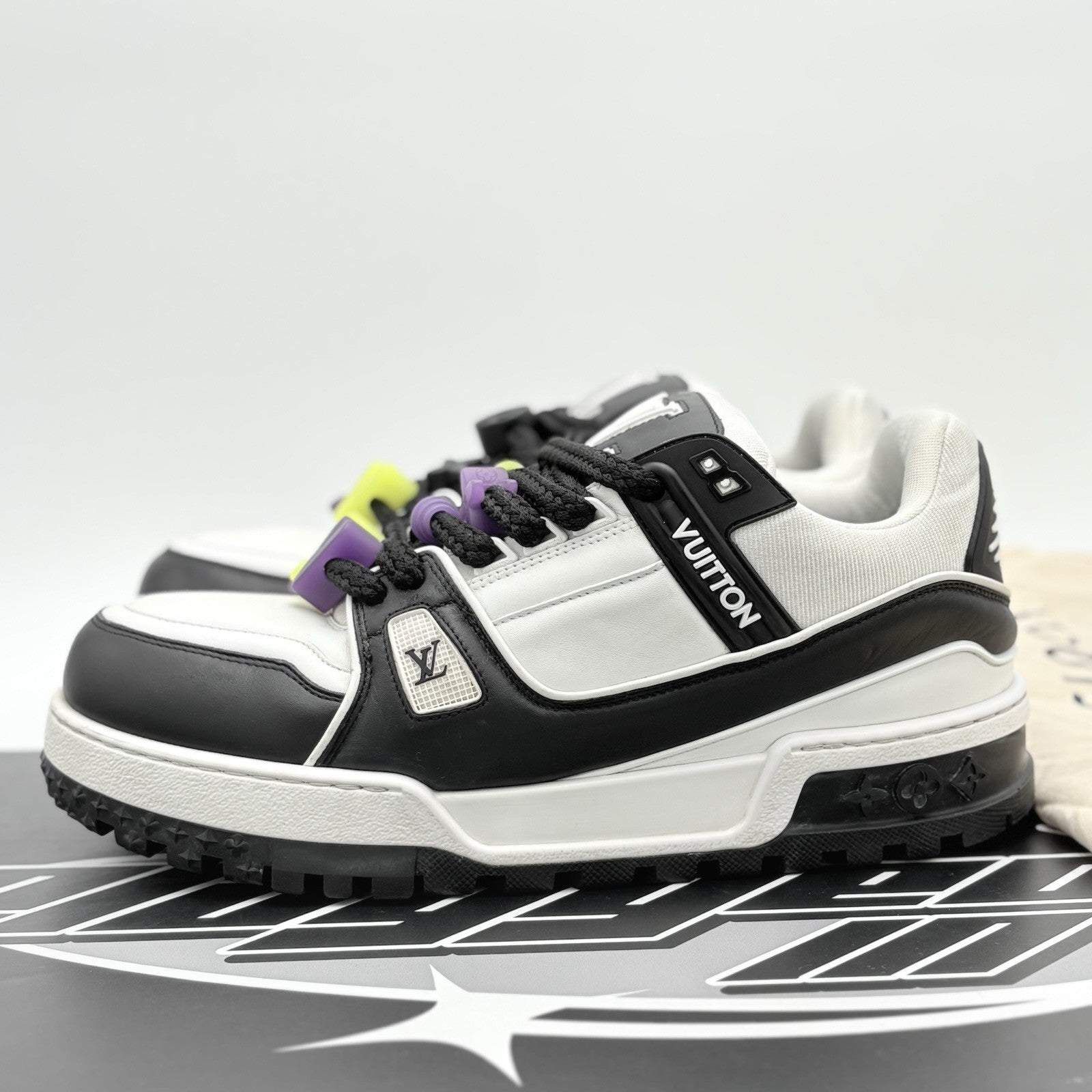 Size 10 LV (11-11.5 US) - Louis Vuitton Maxi ' Black White ' | GREAT CONDITION!