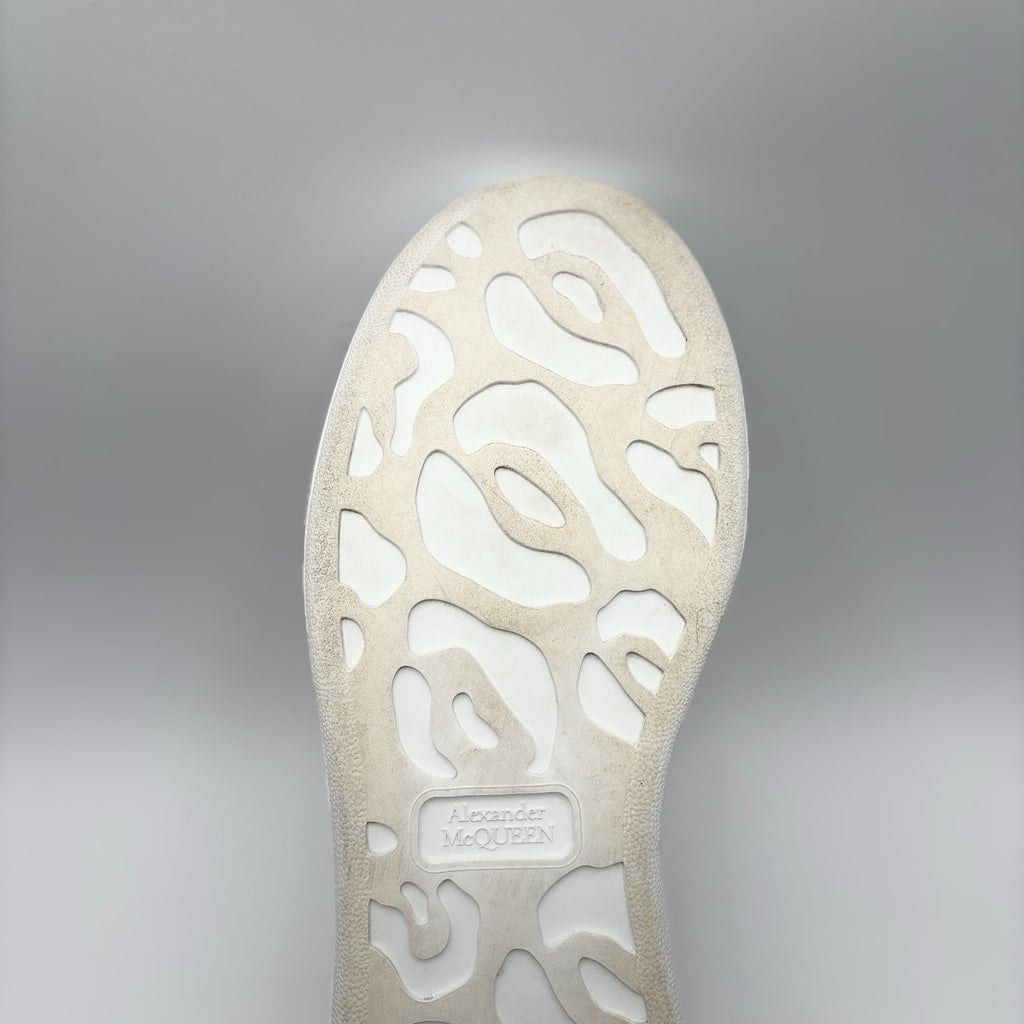 Size 41 (8 US) - Alexander McQueen ‘ White, Red ‘ | GREAT!