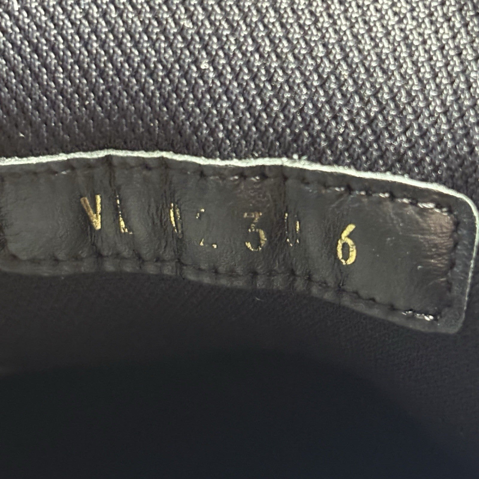 Size 6 LV (US 7-7.5) Louis Vuitton Trainer ' Black ' | GOOD CONDITION!