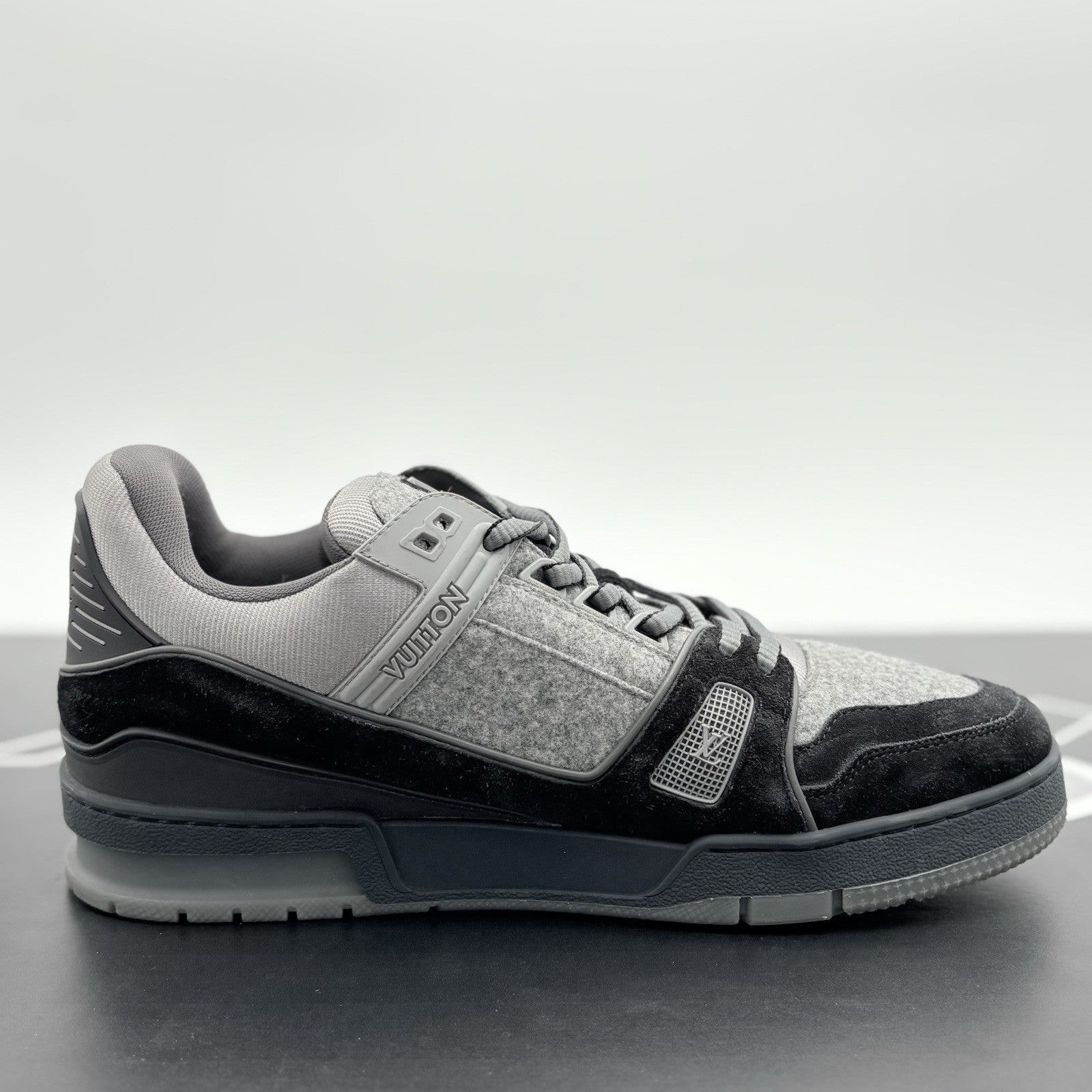 Size 9.5 LV (10.5-11 US) Louis Vuitton Trainer  ' Black Grey ' | SUPER CLEAN!