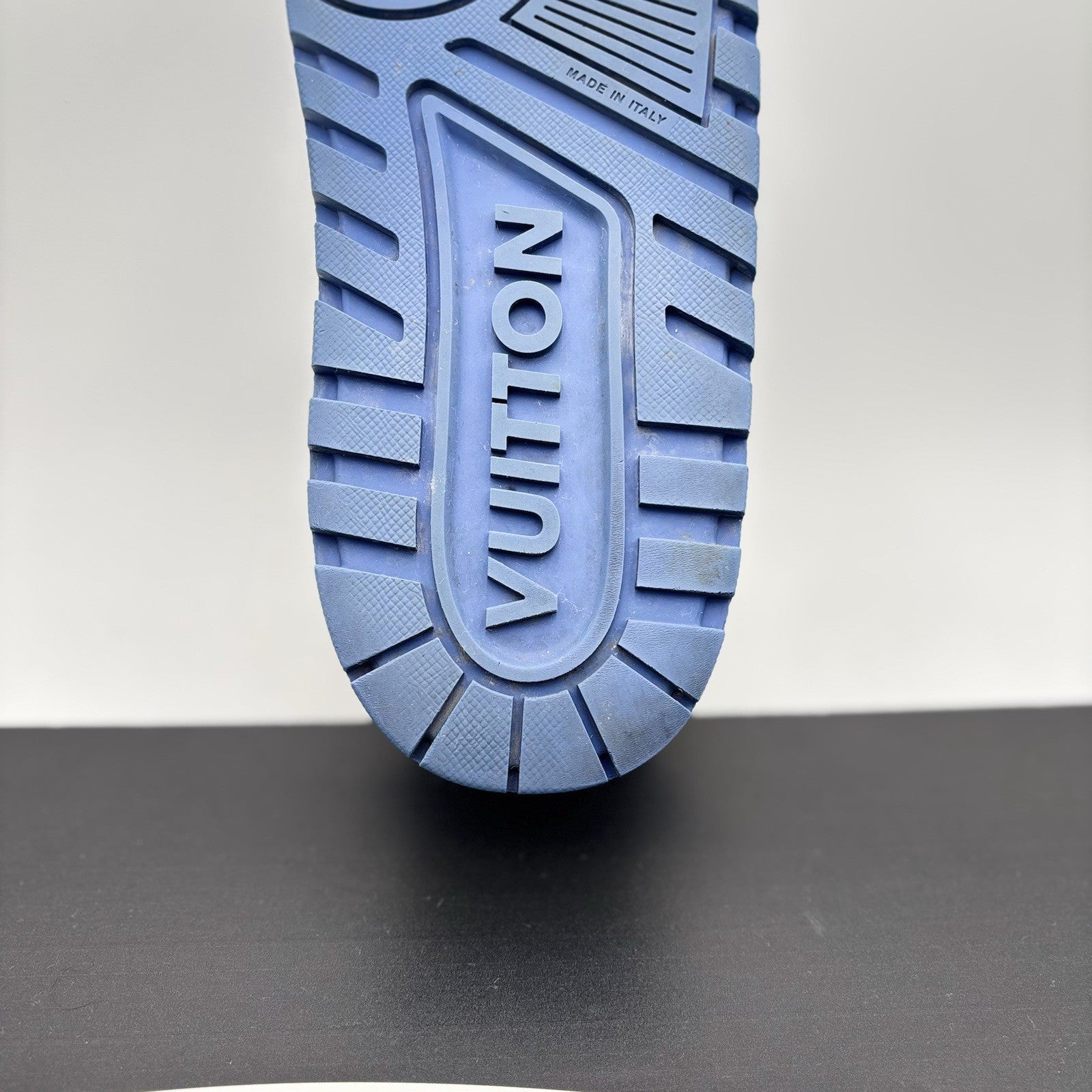Size 10.5 LV (11.5-12 US) - Louis Vuitton Maxi ' Blue White '