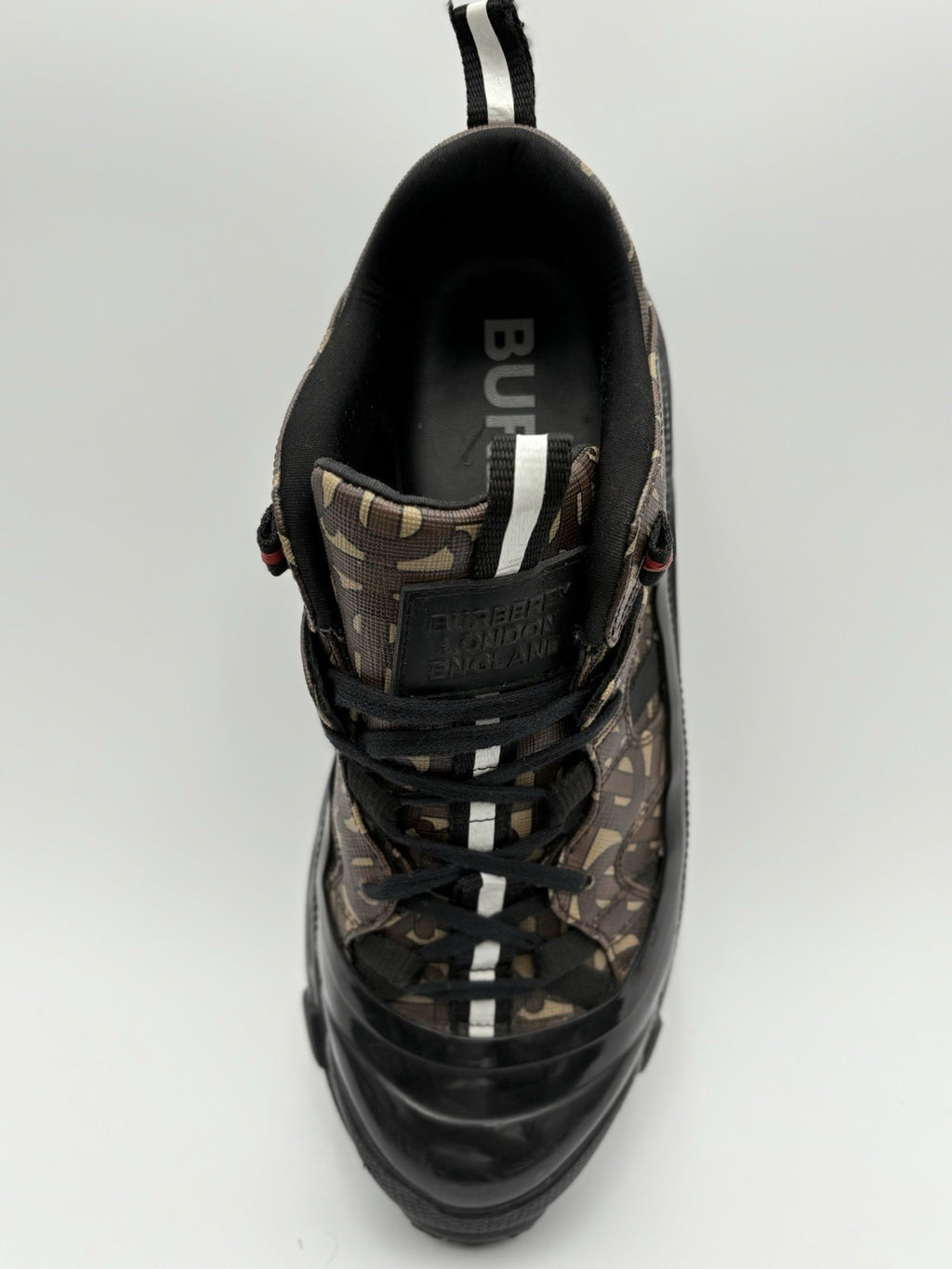 Size 40.5 (7.5 US) Burberry Arthur Low-Top  ' Monogram Print ' | GREAT CONDITION