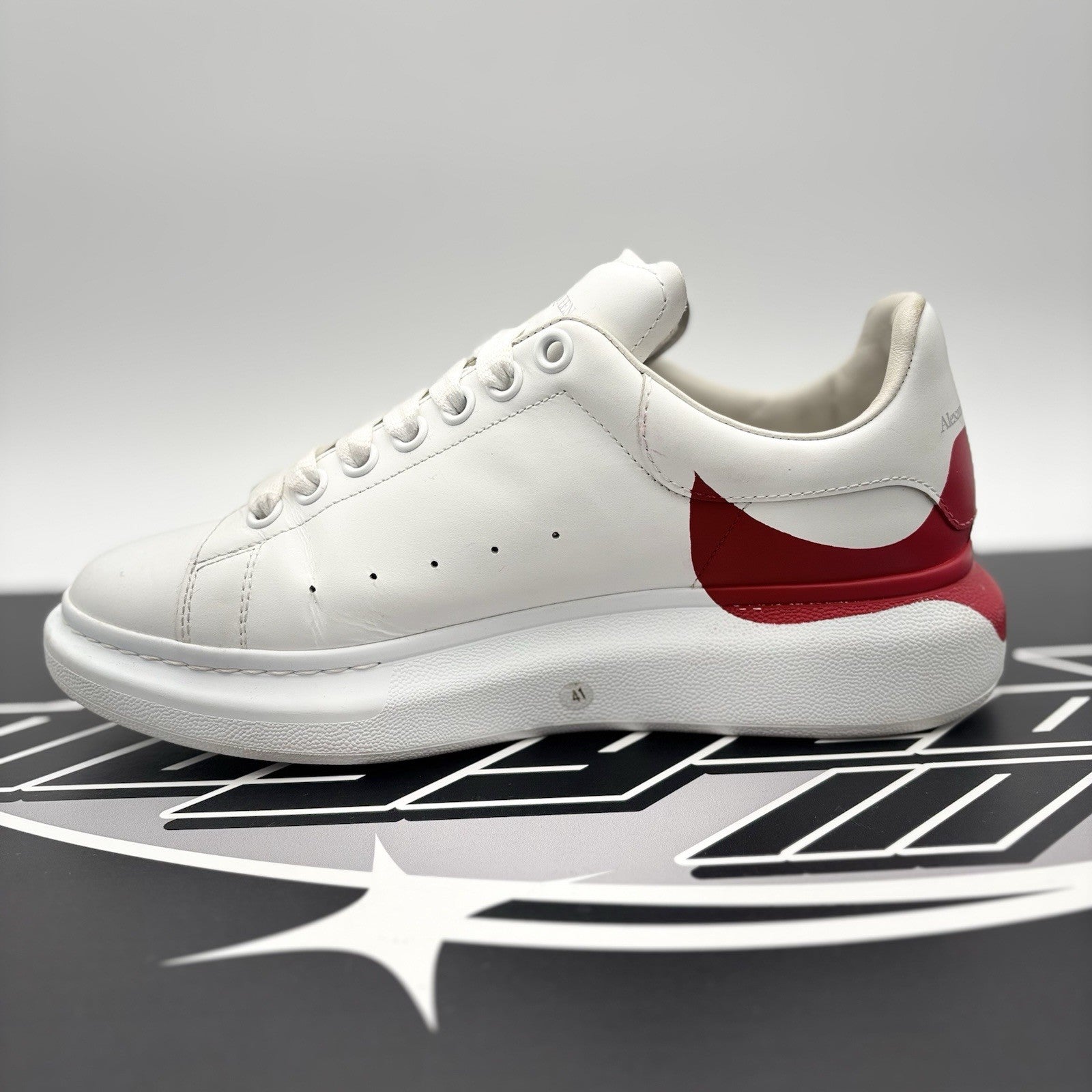 Size 41 (8 US) - Alexander McQueen ‘ White, Red ‘ | GREAT!