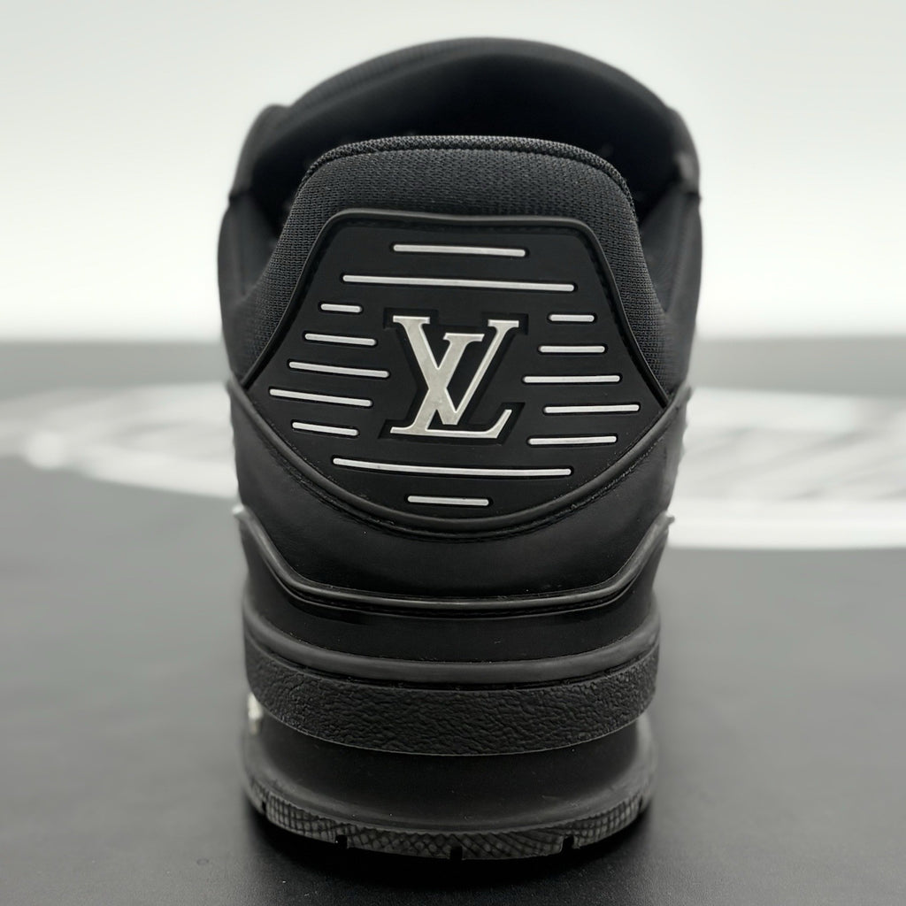 Size 7 LV (8-8.5 US) Louis Vuitton Trainer ' Black ' | GOOD CONDITION!