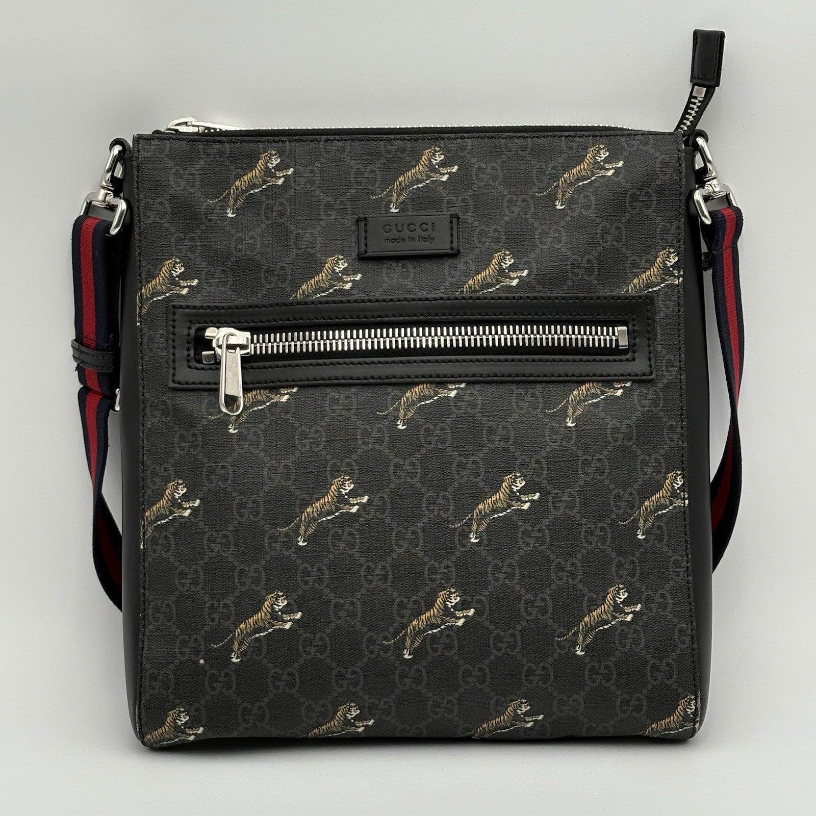 Gucci Bestiary GG Supreme Tigers Messenger Bag ' Black Grey ' | SUPER CLEAN!