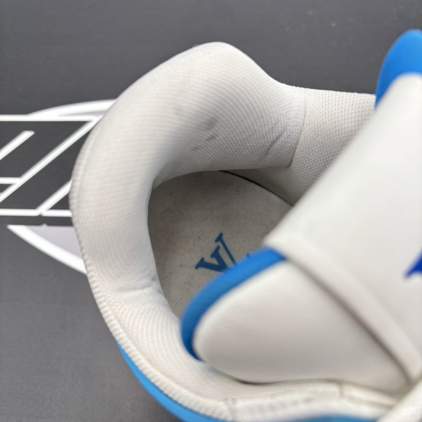 Size 8.5 LV (9.5-10 US) - Louis Vuitton Trainer Mid ‘ White, Blue ’ | GREAT!