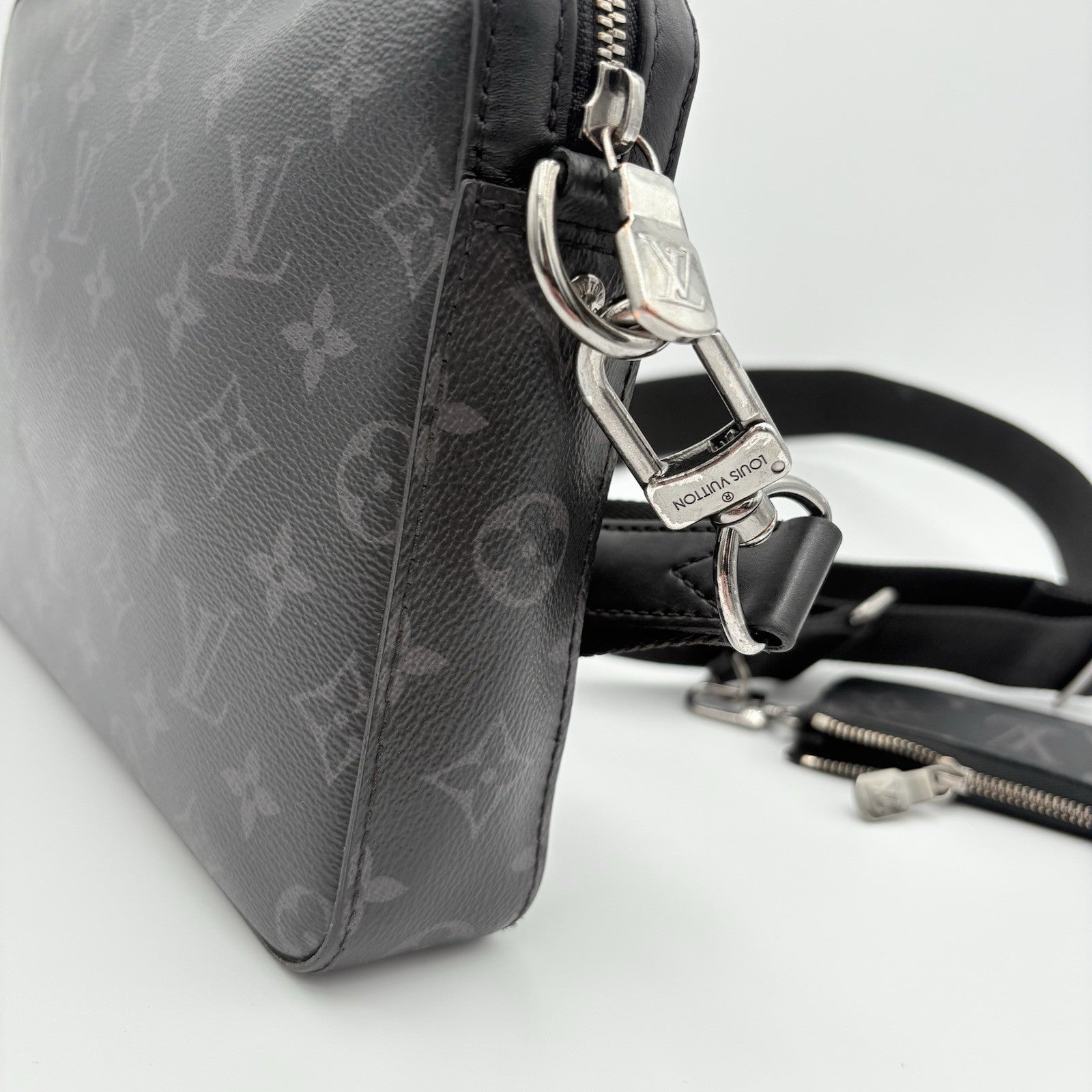 Louis Vuitton Trio Messenger Bag ' Monogram Eclipse Reverse Gray ' | GOOD COND!