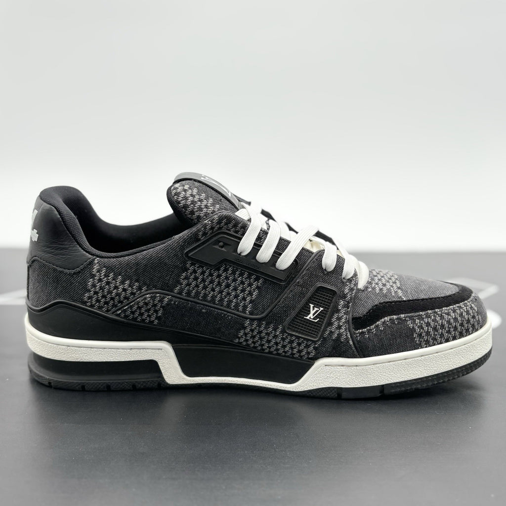 Size 9.5 LV (10.5-11 US) Louis Vuitton Trainer ' Black White ' | GREAT CONDITION