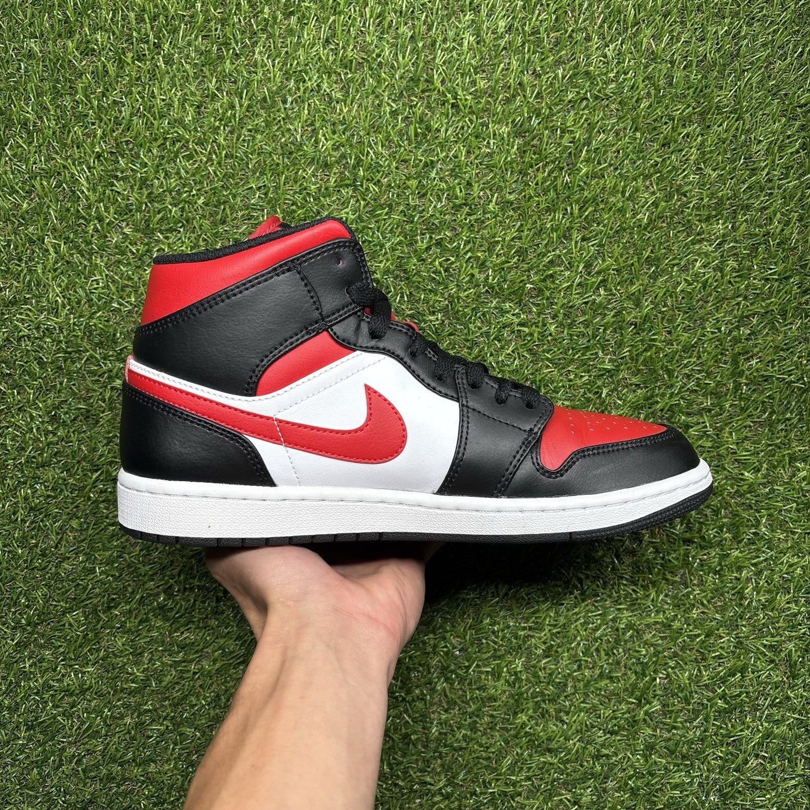 Size 8 - Jordan 1 Mid Bred Toe | SUPER CLEAN!