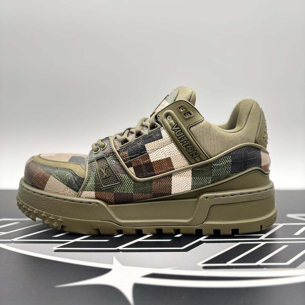 Size 12 LV (13-13.5 US) - Louis Vuitton Maxi ' Damoflage ' | GREAT CONDITION!