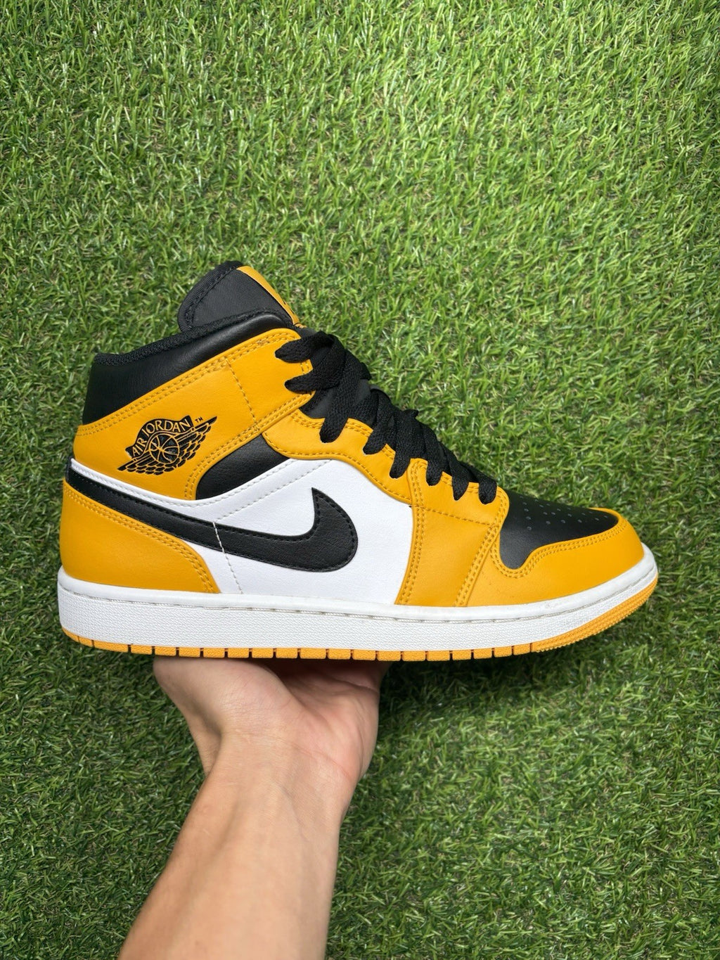 Size 8 - Jordan 1 Mid Taxi 2022 | SUPER CLEAN!