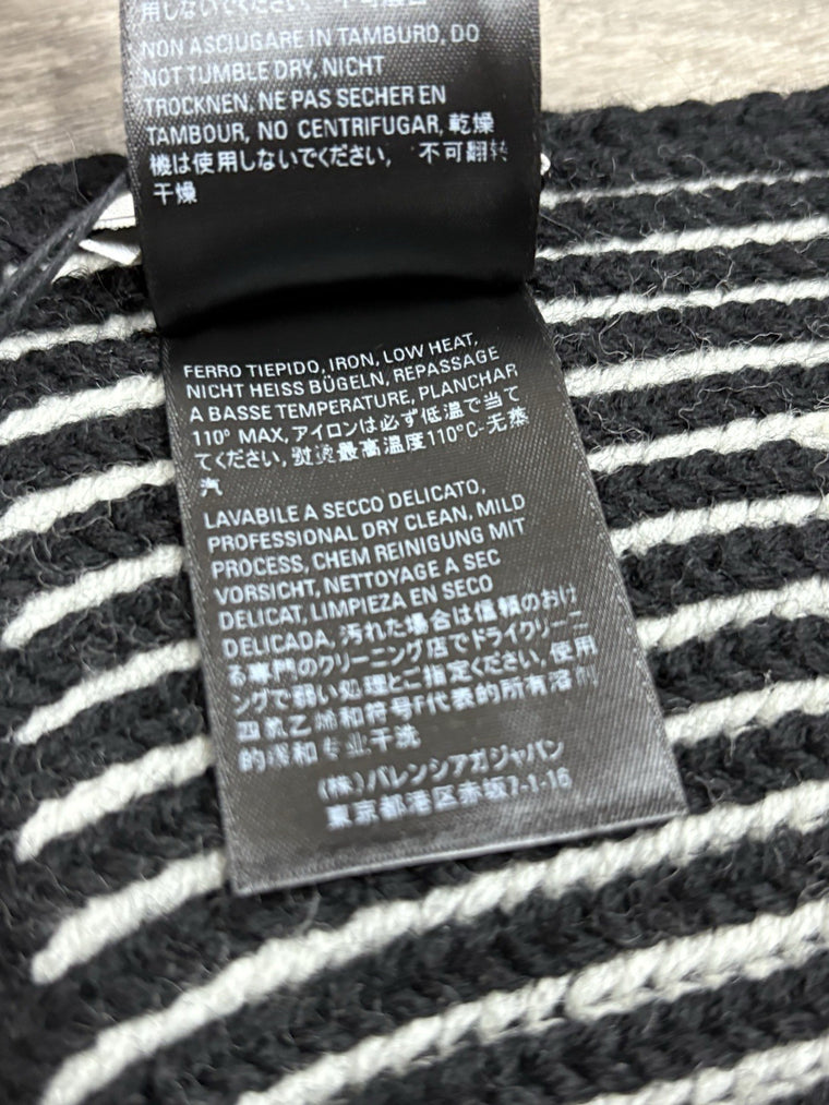 Logo Printed Wool Scarf — photo 12