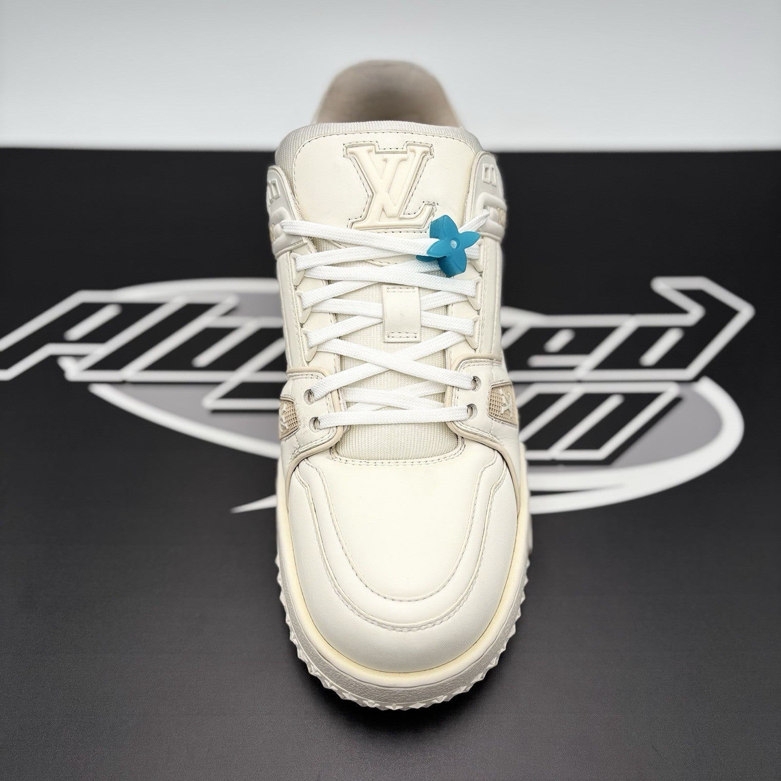 Size 8 LV (9-9.5 US) - Louis Vuitton Maxi Trainer ' White ' | GREAT CONDITION!