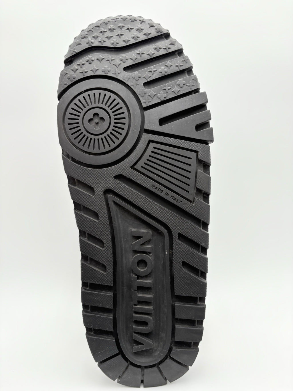 Size 10 LV (11-11.5 US) - Louis Vuitton Maxi ' Black White ' | GREAT CONDITION!