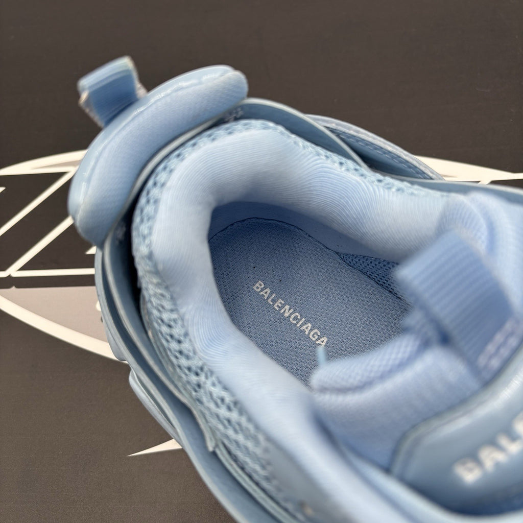 Size 41 (US 8) - Balenciaga Track ' Light Blue ' | BRAND NEW!
