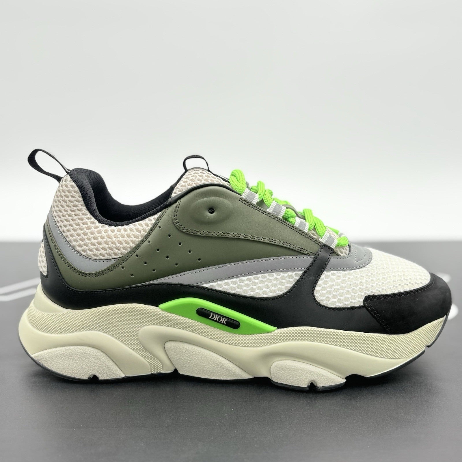 Size 44 (11 US) - Dior B22 Sneaker ' Khaki Pistachio ' | EXCELLENT CONDITION!