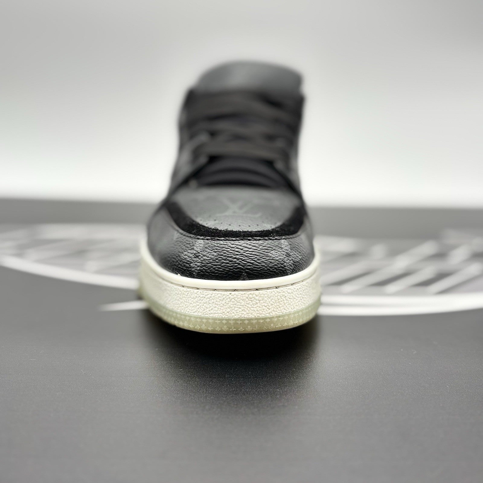 Size 8 LV (9-9.5 US) - Louis Vuitton Trainer ' Black Monogram ' | GOOD CONDITION