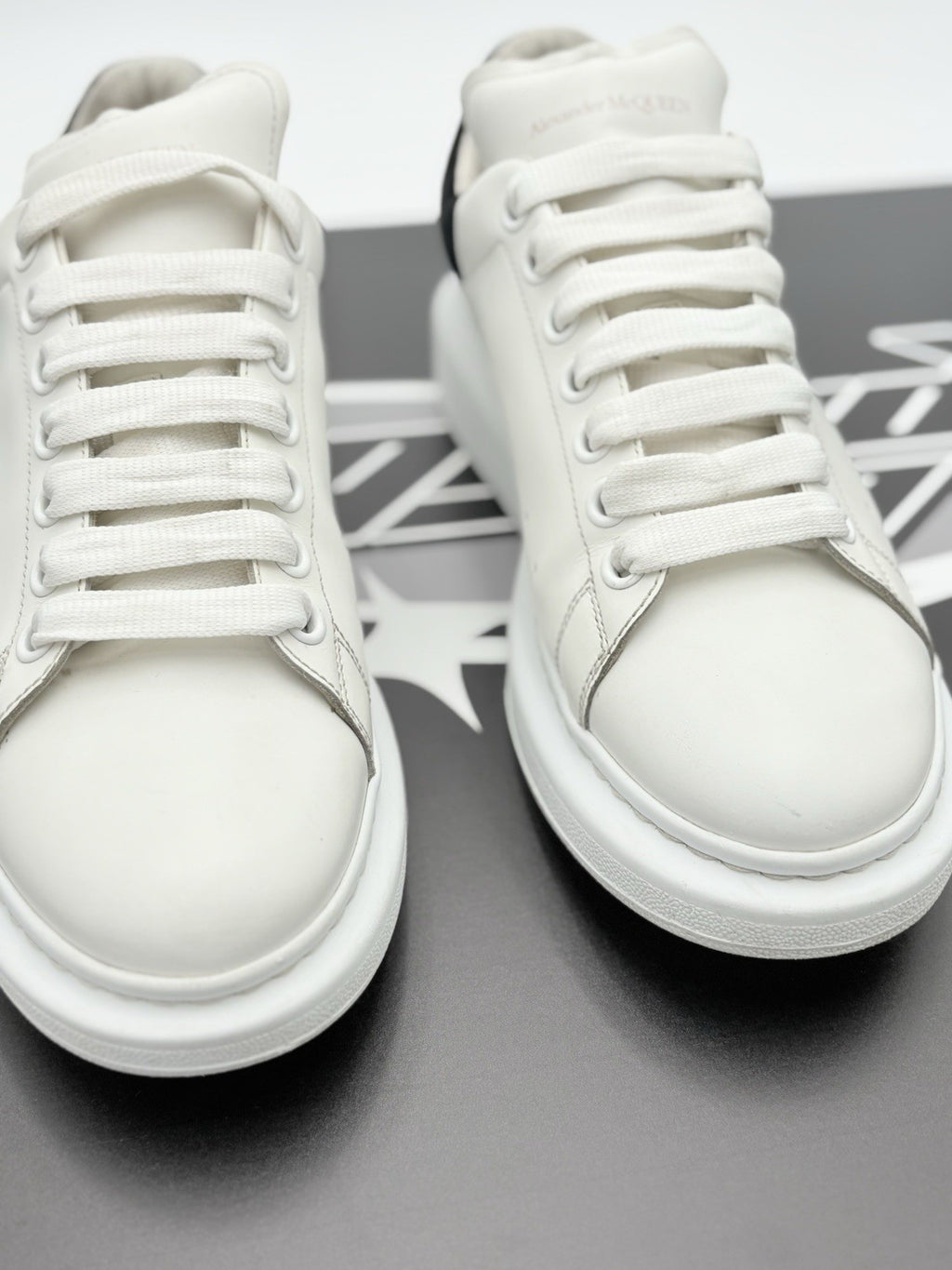 Size 41 (8 US) - Alexander McQueen ' White Black ' | GREAT CONDITION!