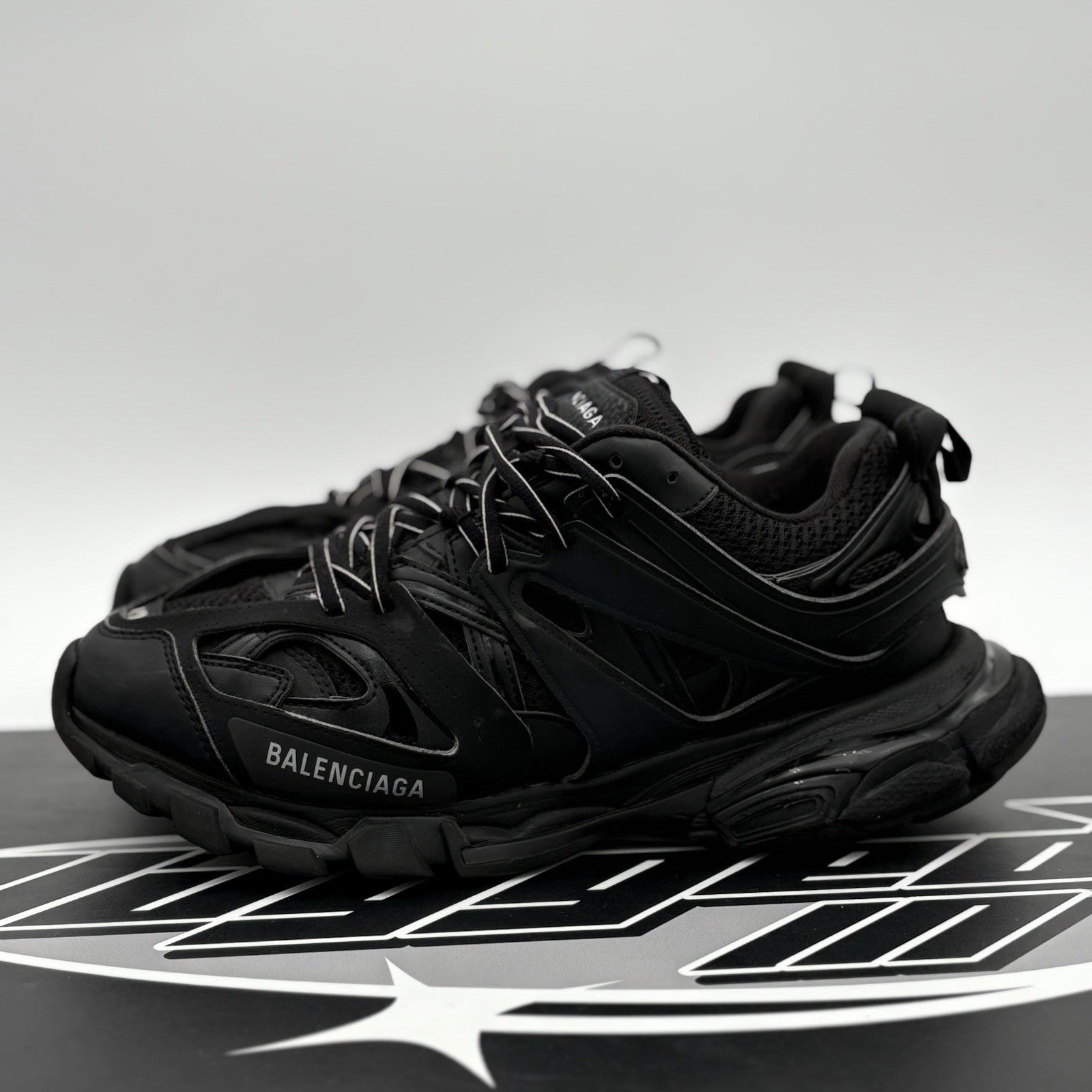Size 42 (9 US) - Balenciaga Track Sneaker ' Black '