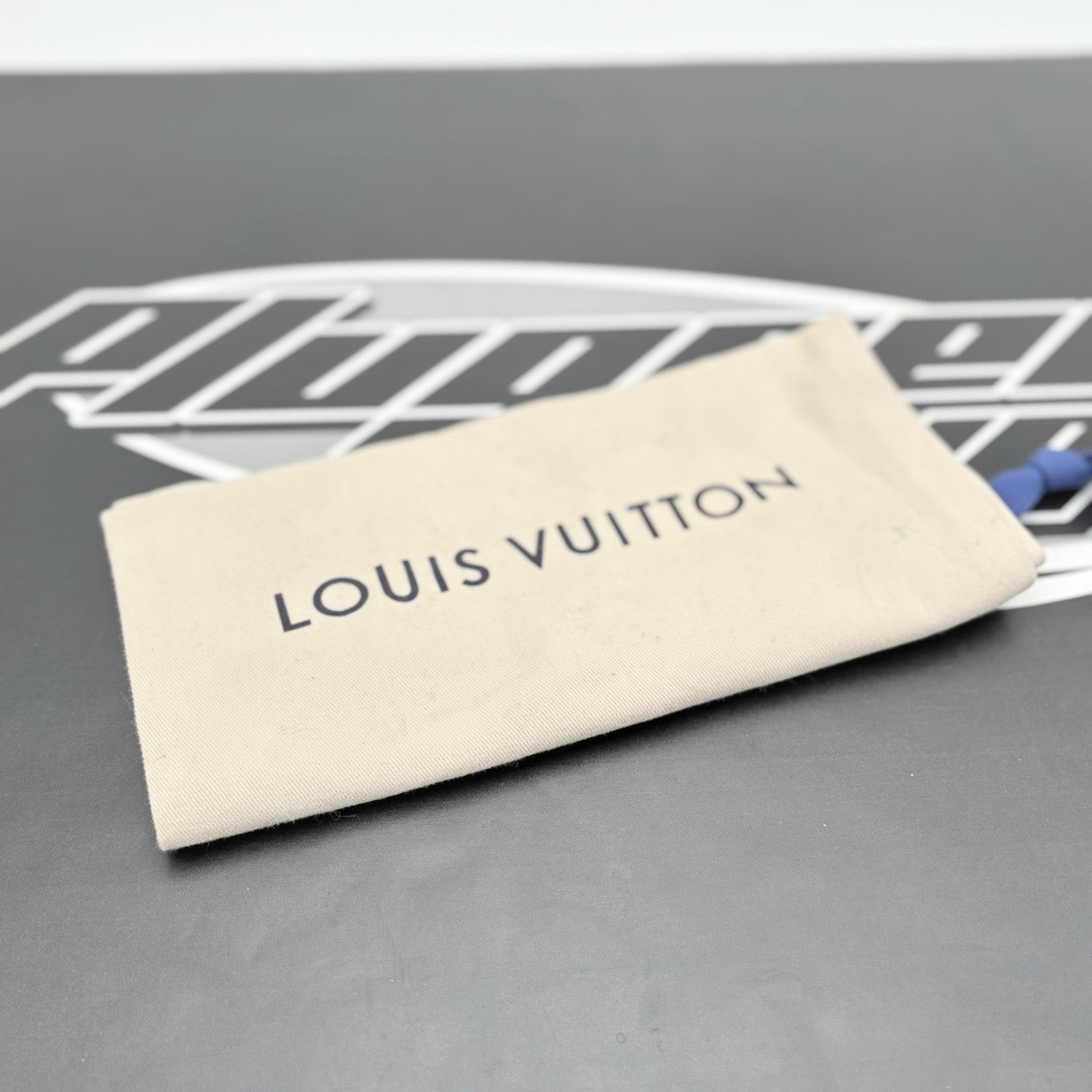 Size 10.5 LV (11.5-12 US) Louis Vuitton Luxembourg ' White ' | GOOD CONDITION!
