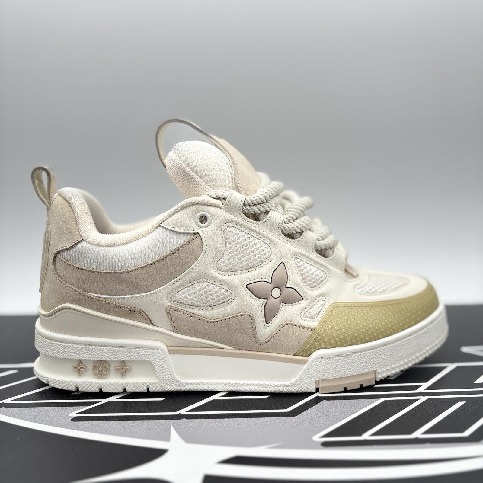 Size 7 LV (8-8.5 US) - Louis Vuitton Skate ' Beige White ' | GREAT COND!