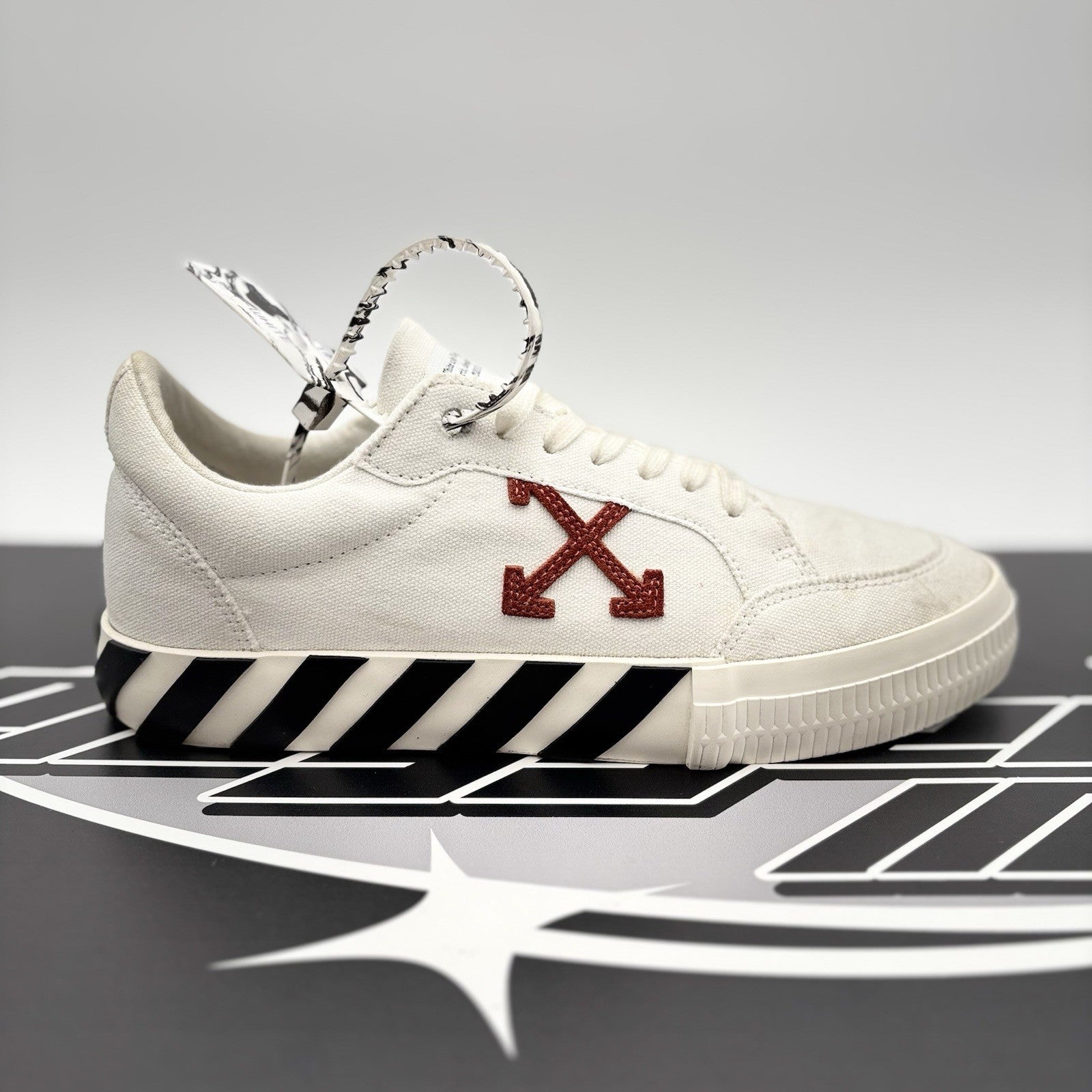 Size 40 (7 US) - Off-White Vulc Sneaker ' White ' | GREAT CONDITION!