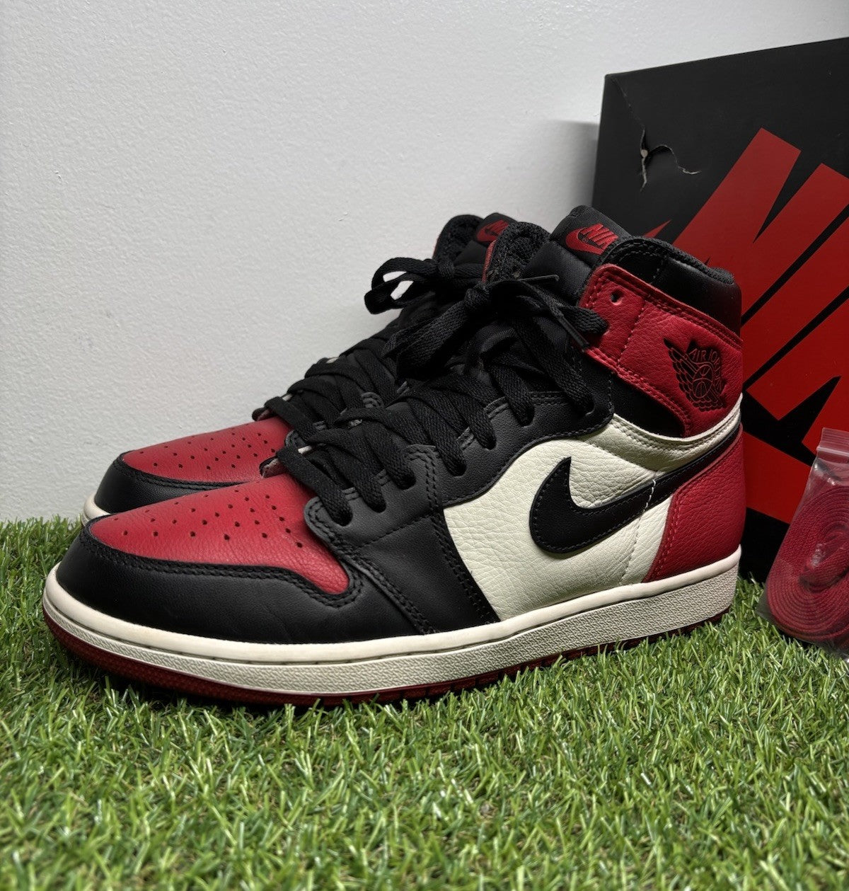 Size 10 - Jordan 1 Retro OG High Bred Toe | GREAT CONDITION!
