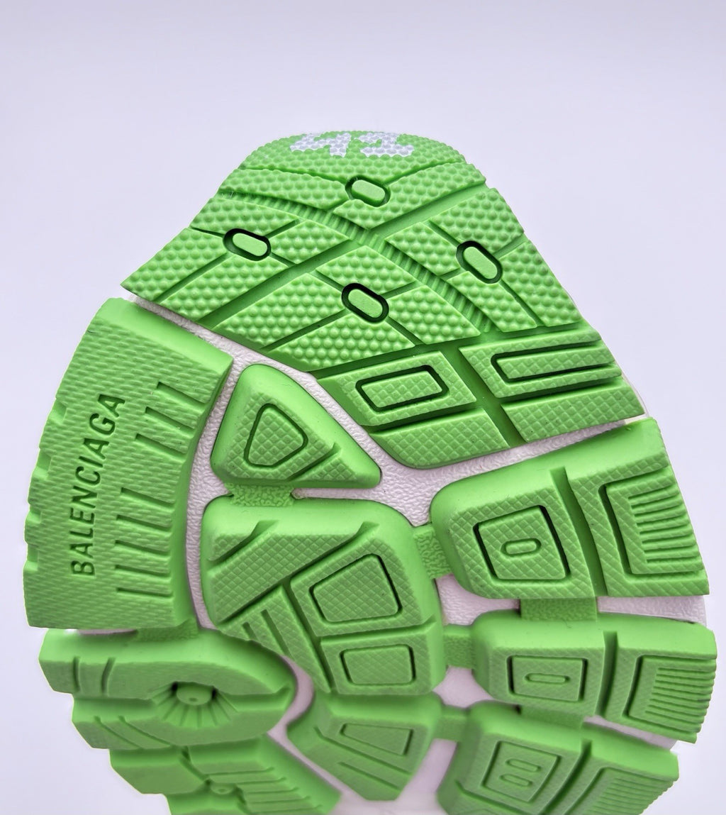 Size 41 (US 8) - Balenciaga Runner ' Fluo Green White ' | BRAND NEW!