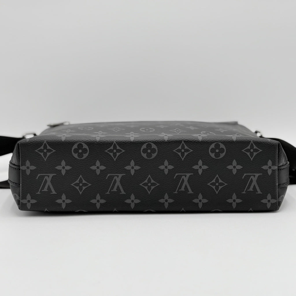 Louis Vuitton District Monogram Eclipse Messenger Bag ' Black ' | SUPER CLEAN!
