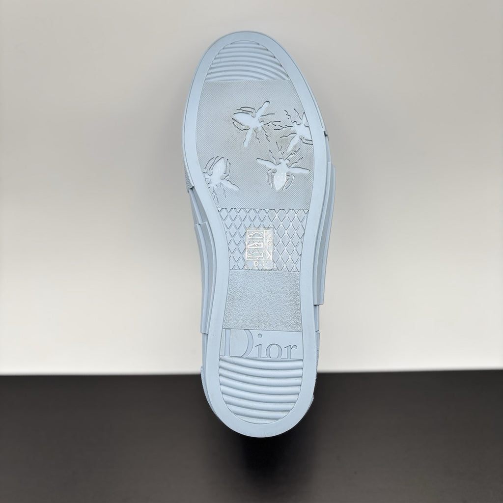 Size 43 (10 US) Dior B23 High Oblique Mirage Quilted  'Light Blue' | GREAT COND!