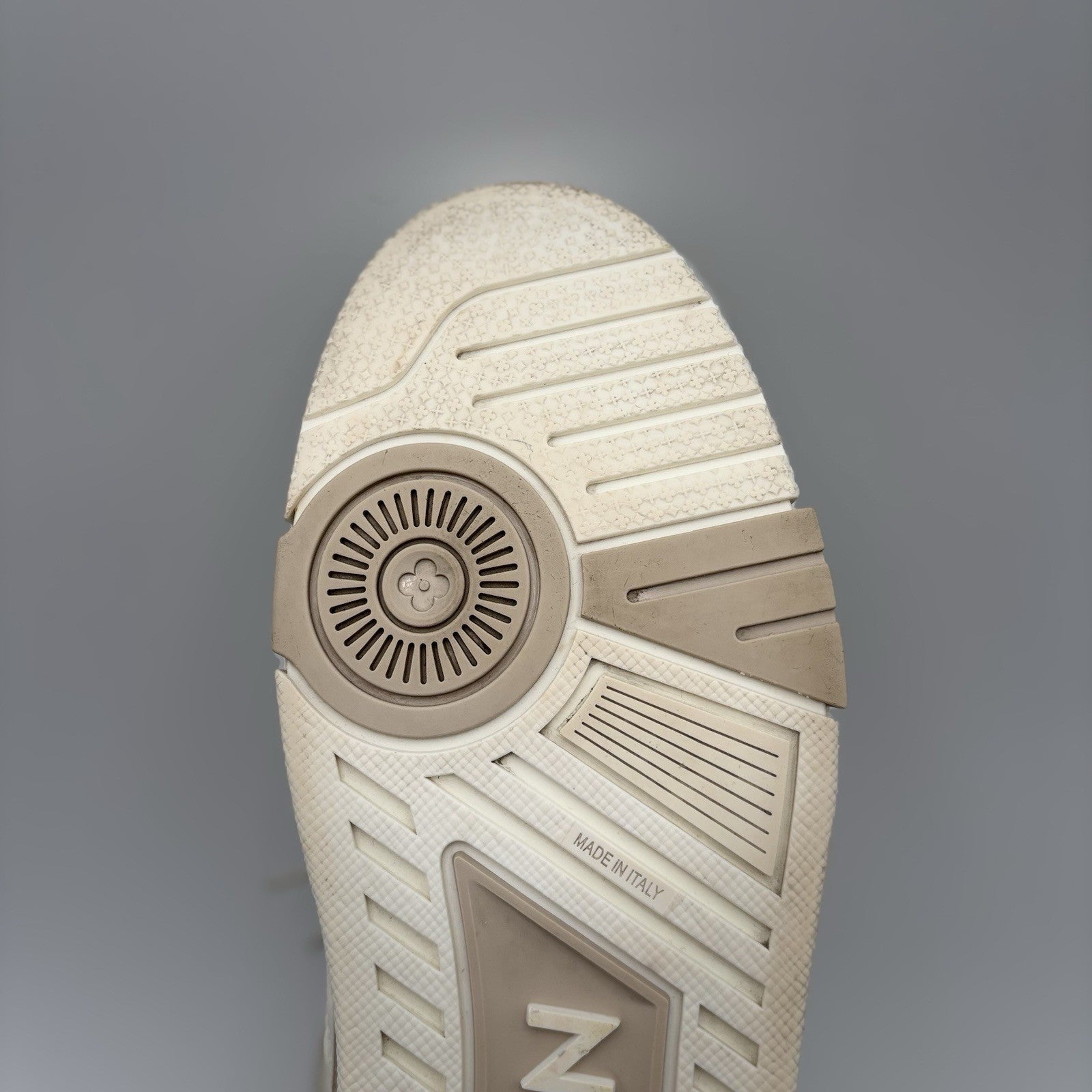 Size 10.5 LV (11.5-12 US) Louis Vuitton Skate ' White ' | GOOD CONDITION!