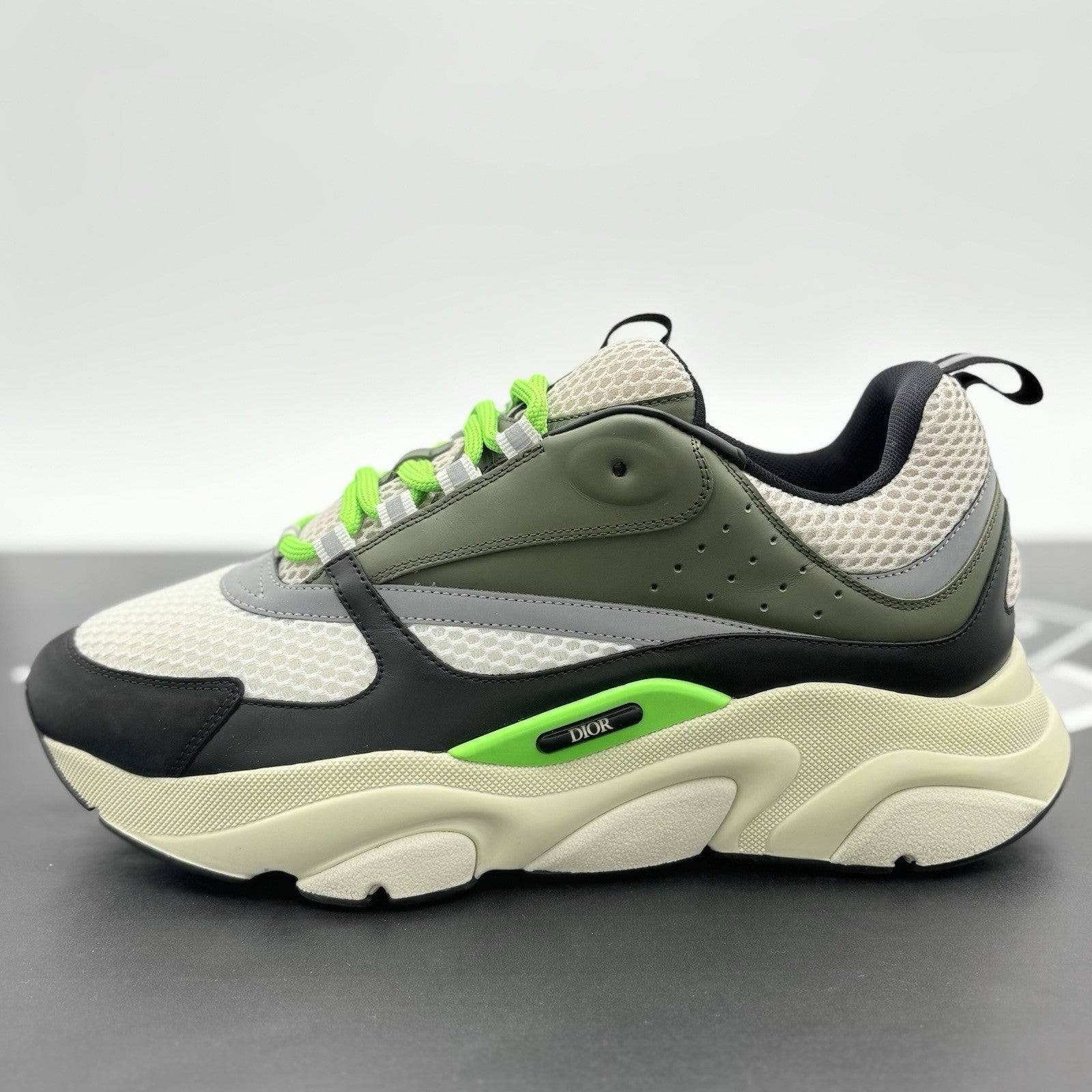 Size 44 (11 US) - Dior B22 Sneaker ' Khaki Pistachio ' | EXCELLENT CONDITION!