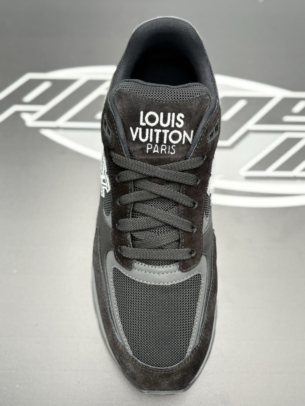 Size 8 LV (9-9.5 US) Louis Vuitton Run Away Low ' Black ' | EXCELLENT CONDITION!