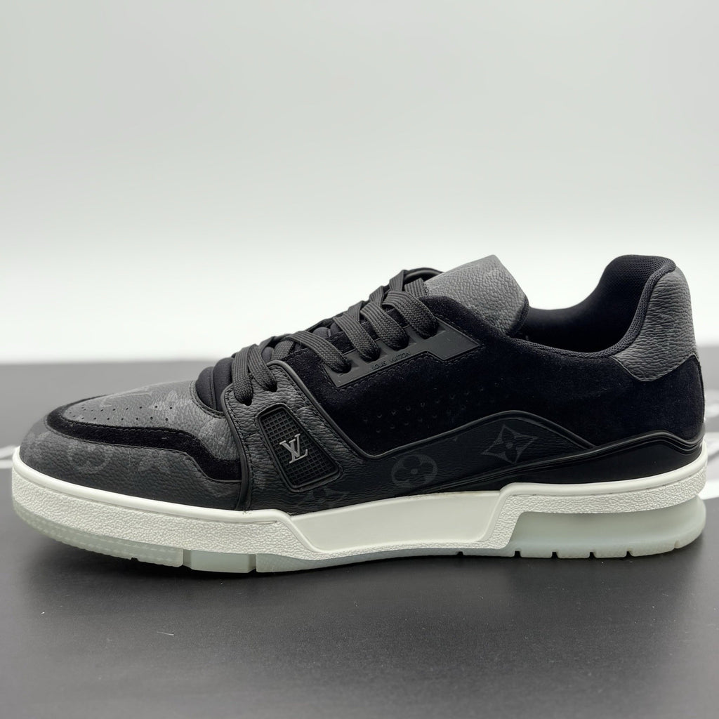 Size 8 LV (US 9-9.5) Louis Vuitton Trainer ' Black ' | SUPER CLEAN!