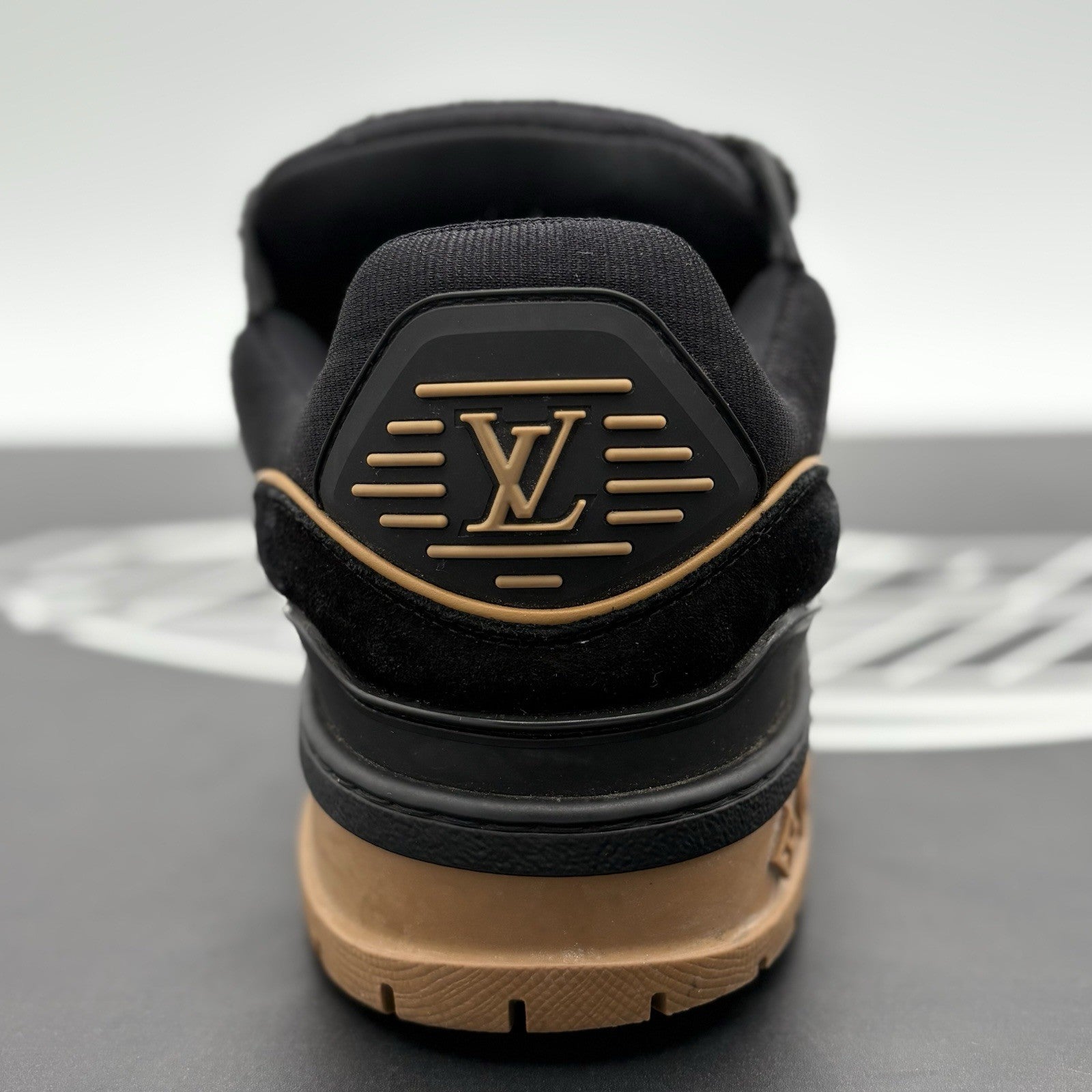 Size 8.5 LV (9.5-10 US) Louis Vuitton Suede Maxi ' Black Brown ' | GOOD COND!